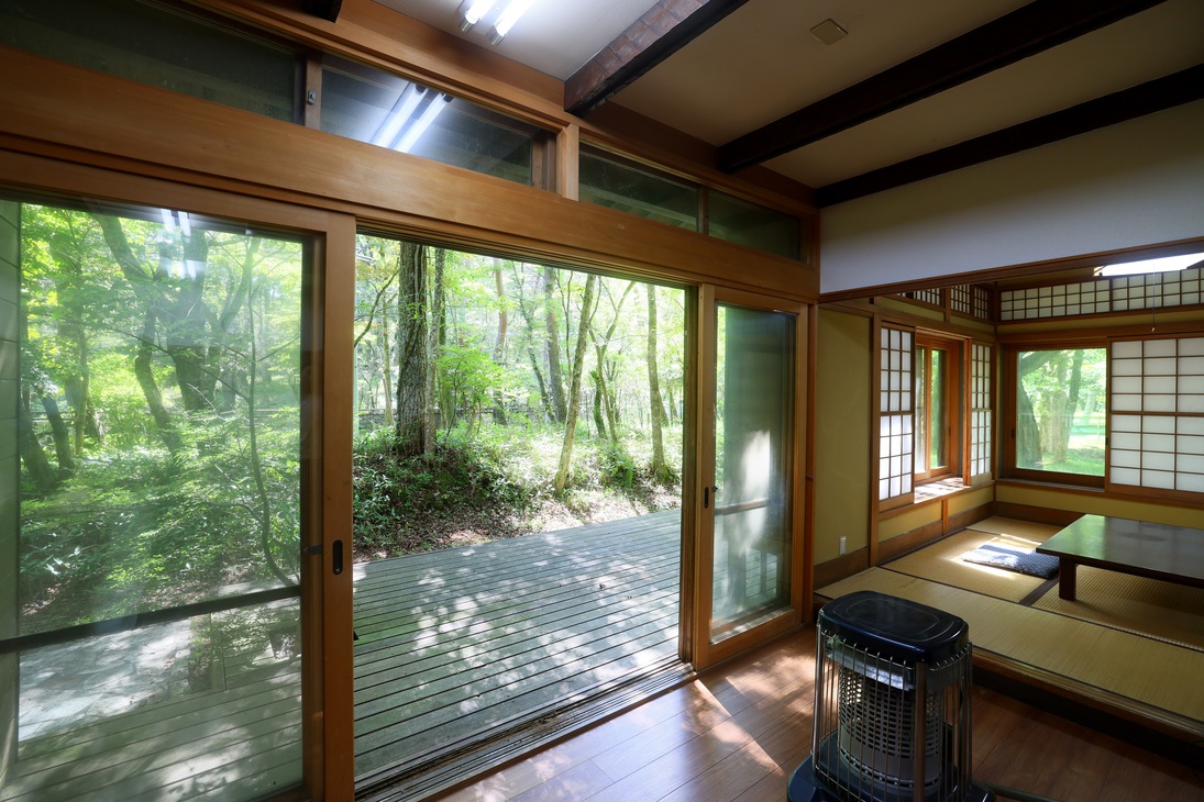 ペット不可・最大１２名収容の特別棟・２階建檜風呂付コテージ