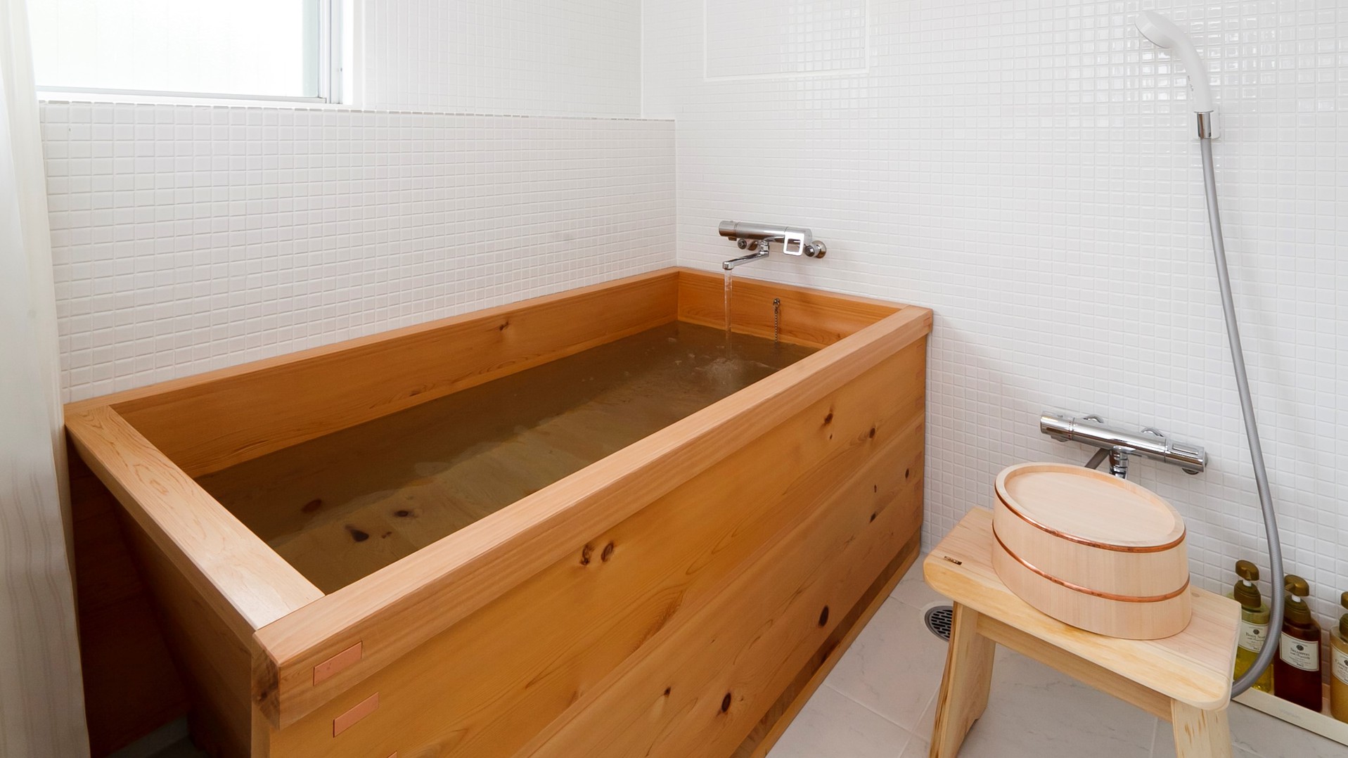 【海側客室】16畳和洋室　檜風呂