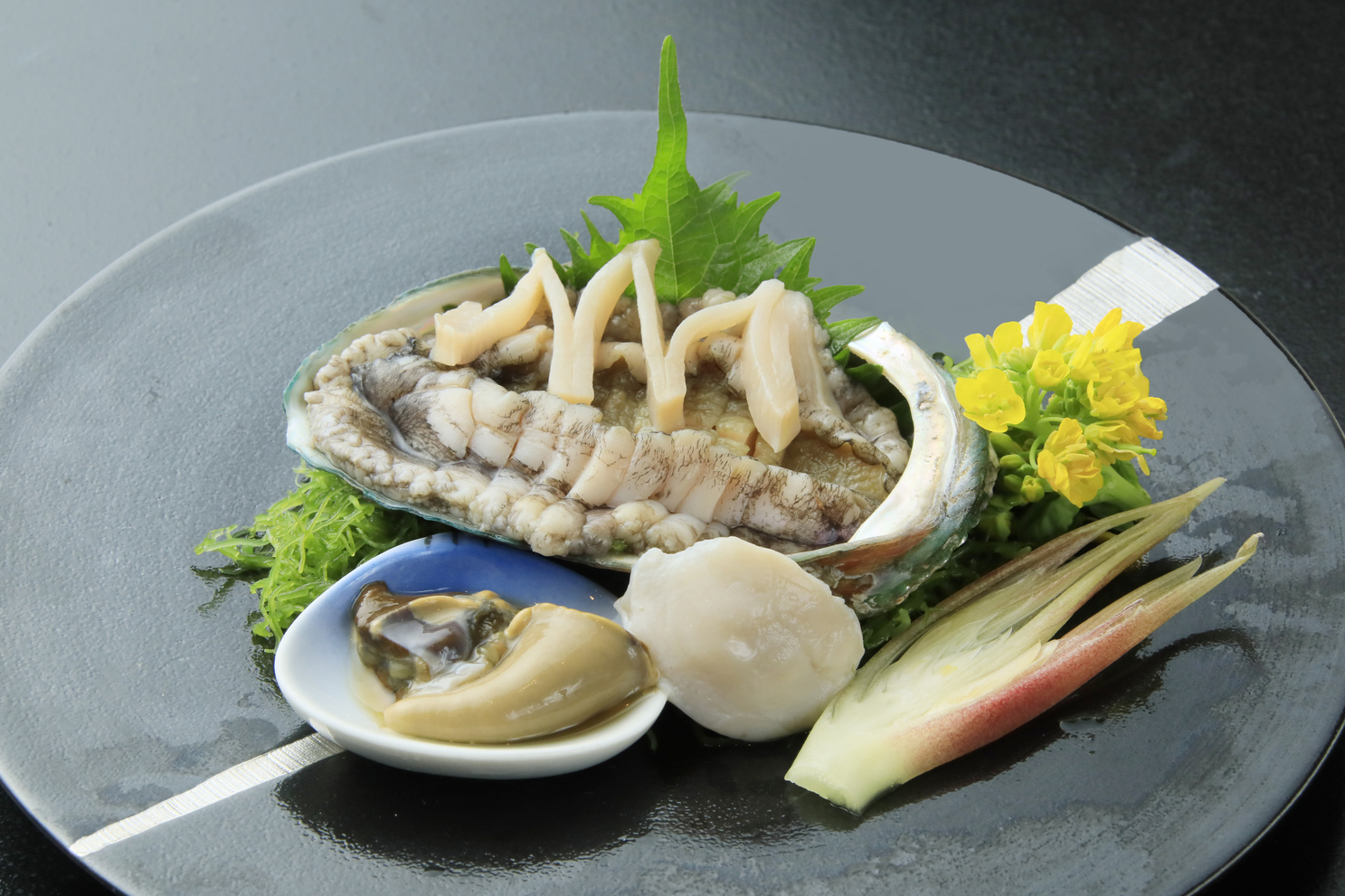 【一人旅歓迎】肉厚やわらか地アワビと天津近海で取れたほくほく金目鯛姿煮付きプラン