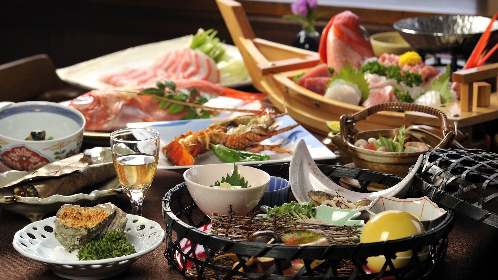 【一泊夕食付き】人気の夕食がお得に食べられる☆地場野菜や食材を使った彩り豊かな創作海鮮和食膳