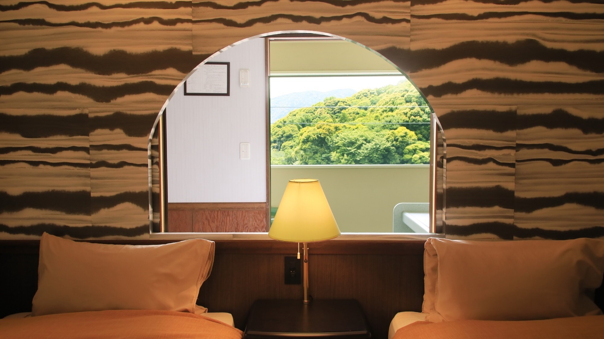 【紫陽花】お部屋からは海や山、空の眺望をお楽しみいただけます。
