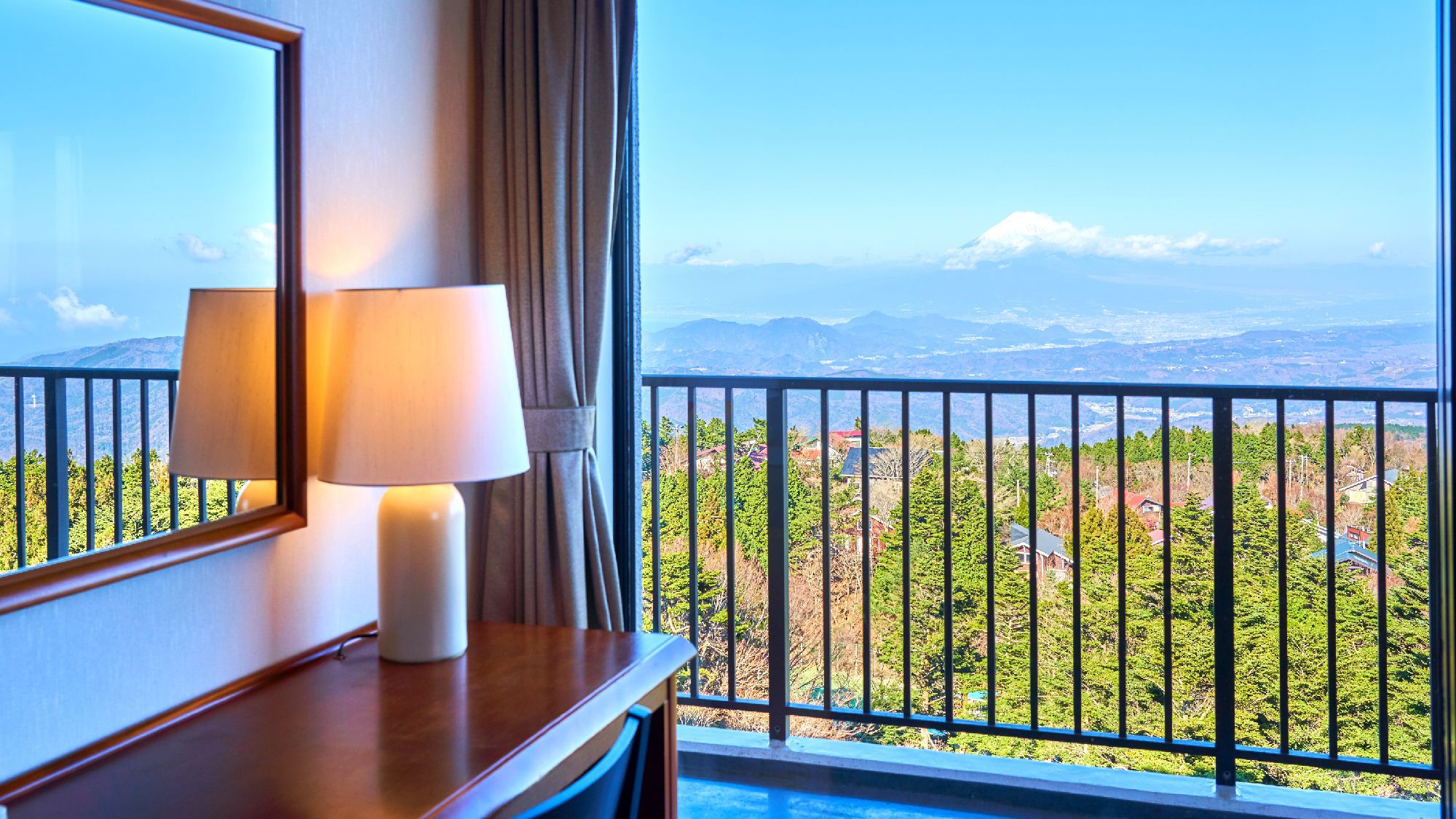 【富士山側眺望】ソファーベッド和洋室A