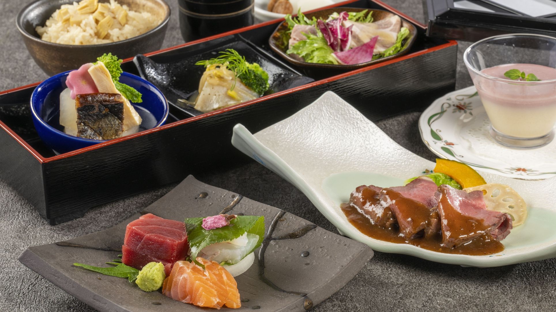 【お日にち限定】1日2組限定2大特典付プラン＜1泊2食：夕食和洋御膳＞≪眺望おまかせ・ツイン≫