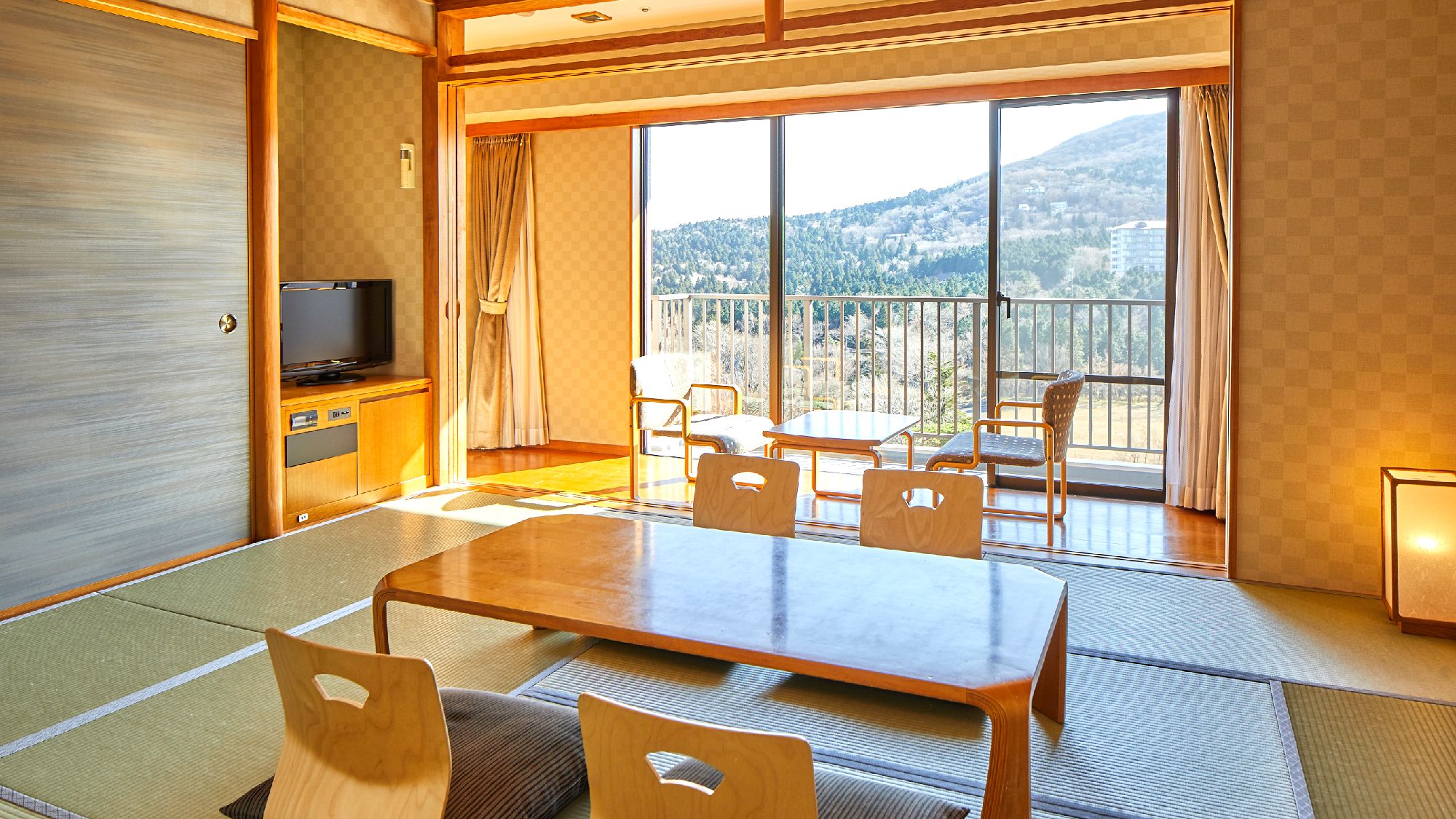 ☆【客室】和室　富士山や天城山系の壮大な眺望が広がる和室（一例）