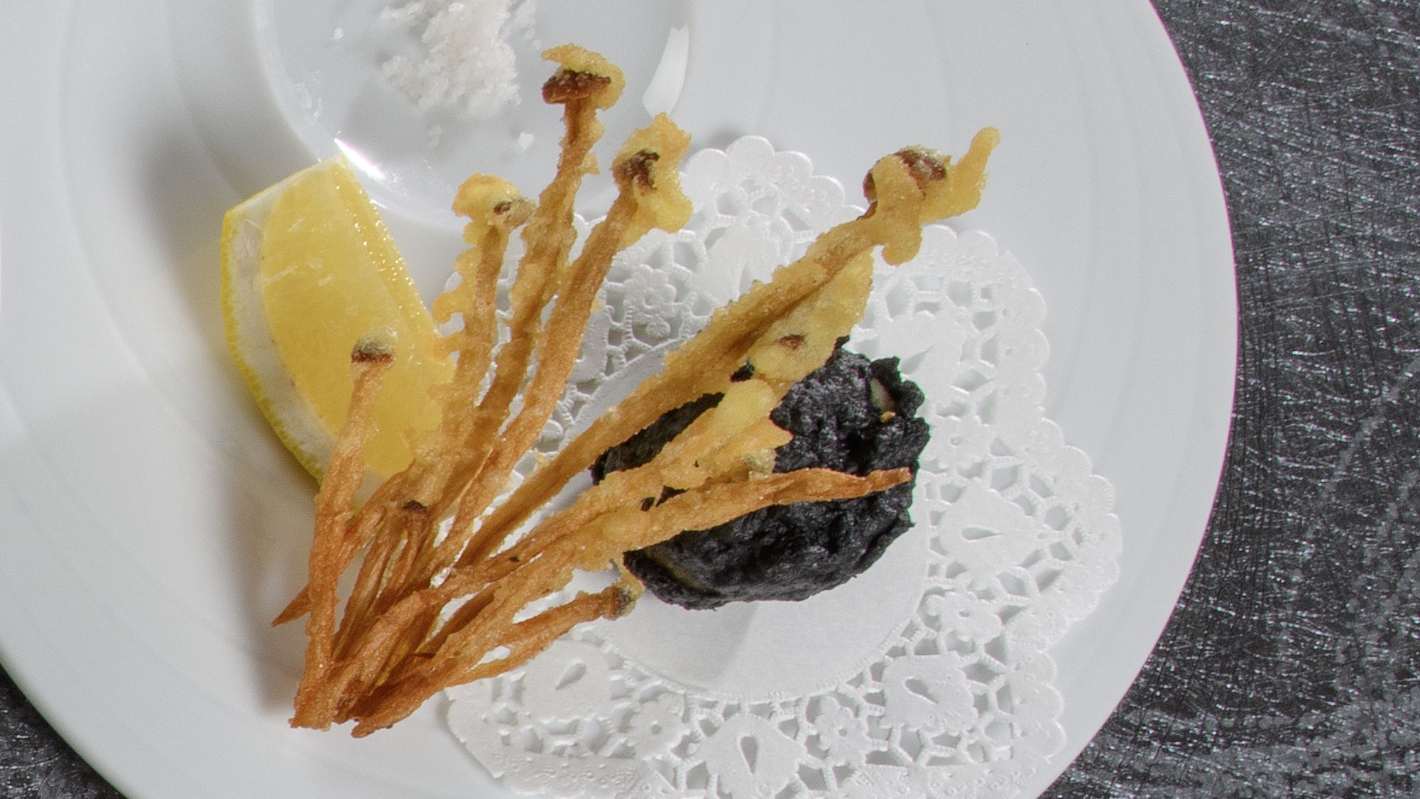 ＜11月・12月のおすすめの一品＞白子のフリット・ノワール【レセント】