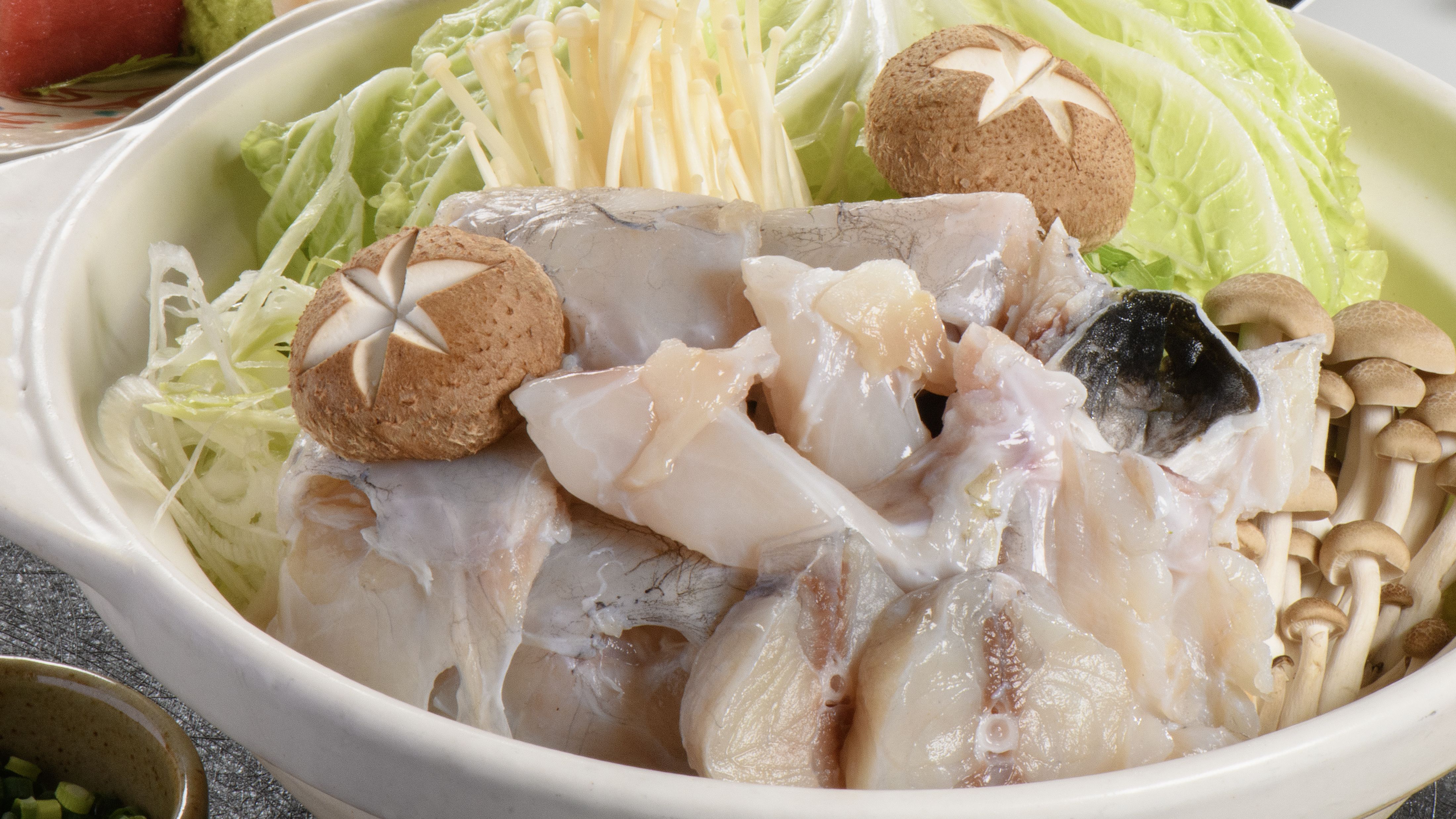 ＜11月・12月のおすすめの一品＞てっちり鍋【旬恵】