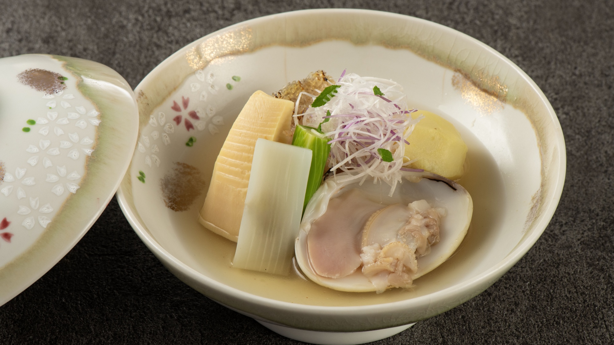 ＜3月・4月のおすすめの一品＞鰆と蛤の炊き合わせと春野菜の旨煮【さくら】