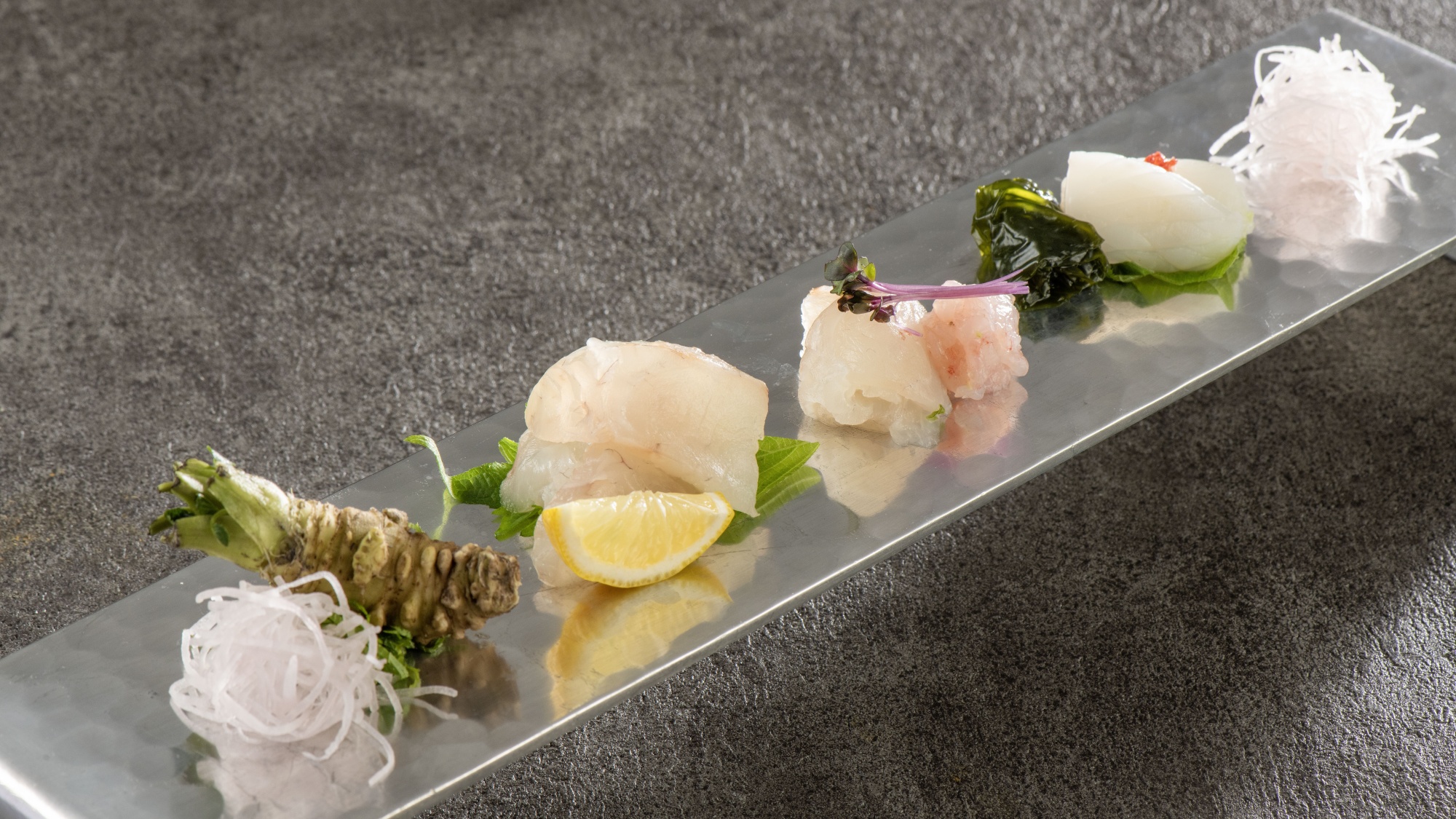 ＜3月・4月のおすすめの一品＞春の鮮魚二種桜花造里【さくら】