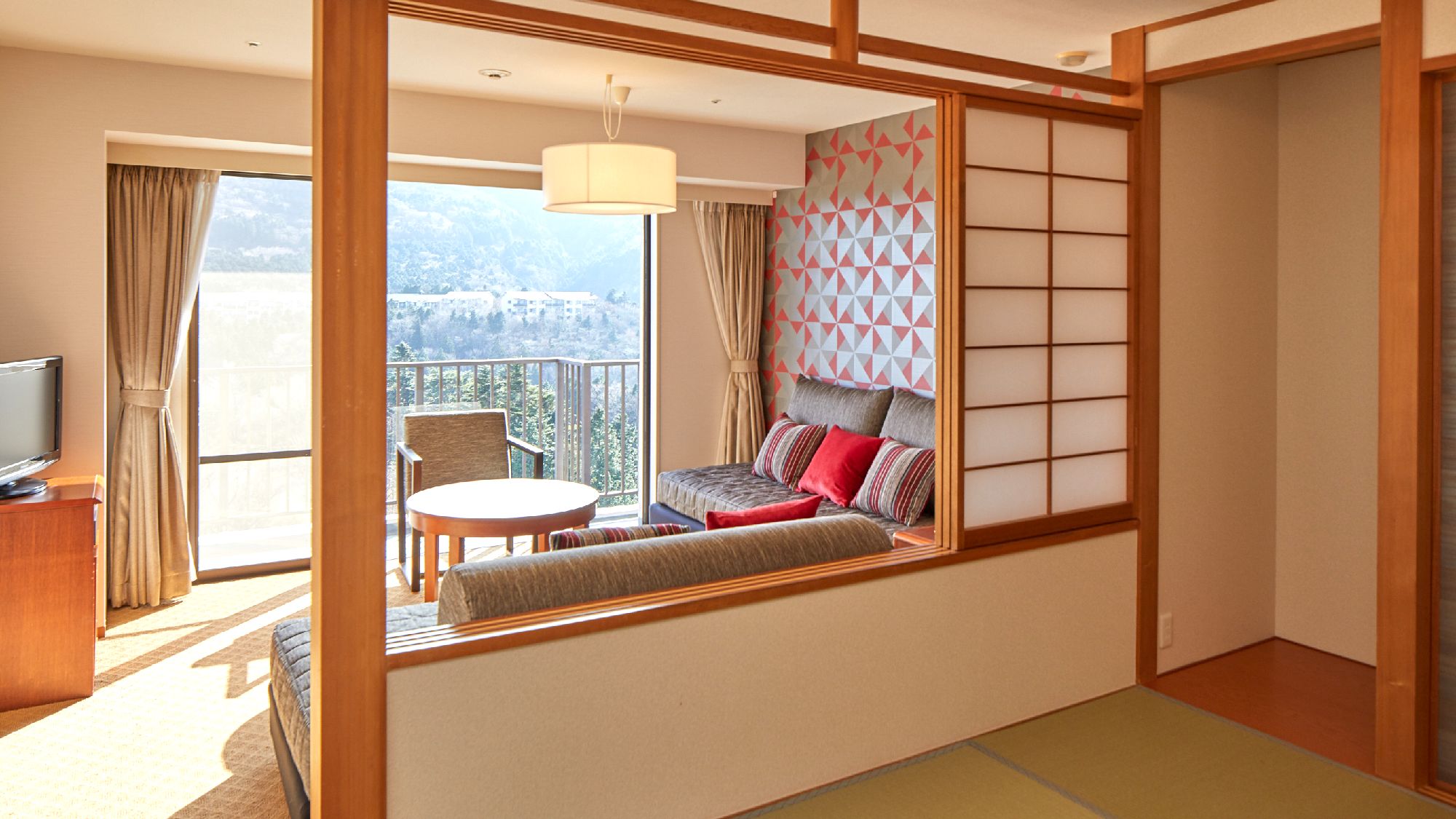 ☆【客室】和洋室　富士山や天城山系の壮大な眺望が広がる和洋室（一例）