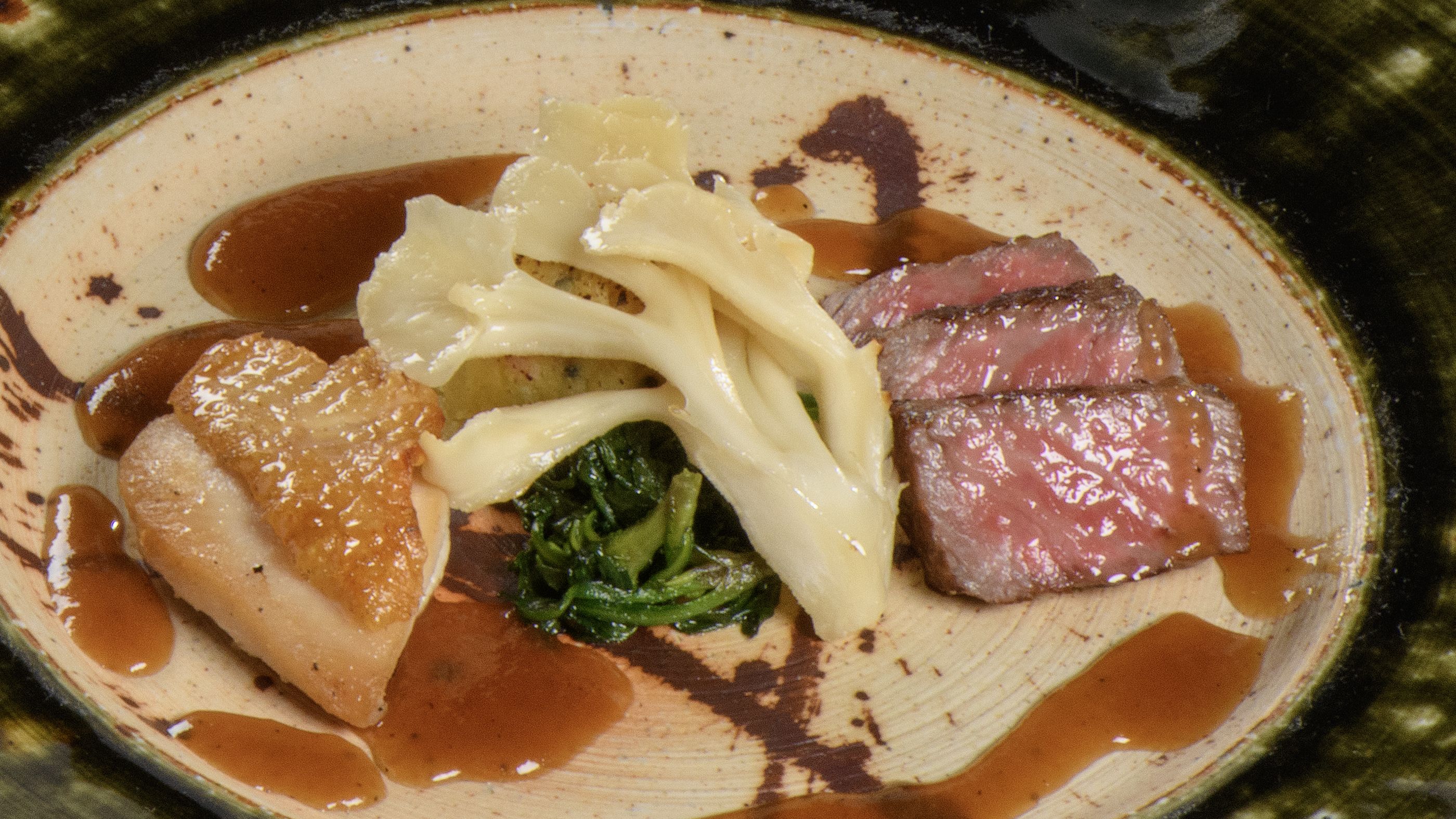 ＜11月・12月のおすすめの一品＞静岡牛フィレ肉と地養鶏のポワレ【縁樹】