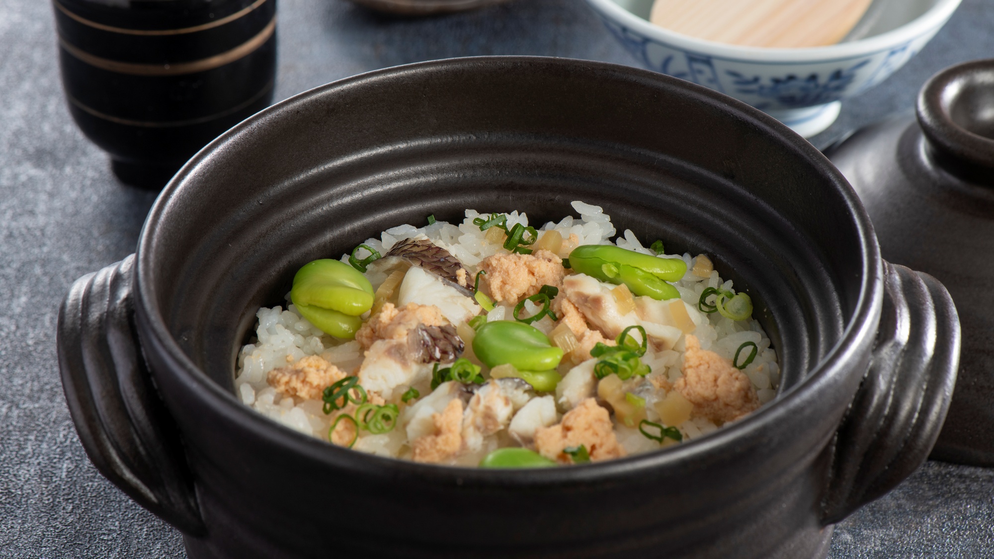 ＜5月～7月のおすすめの一品＞土鍋炊きそら豆と鯛子ご飯【旬恵】