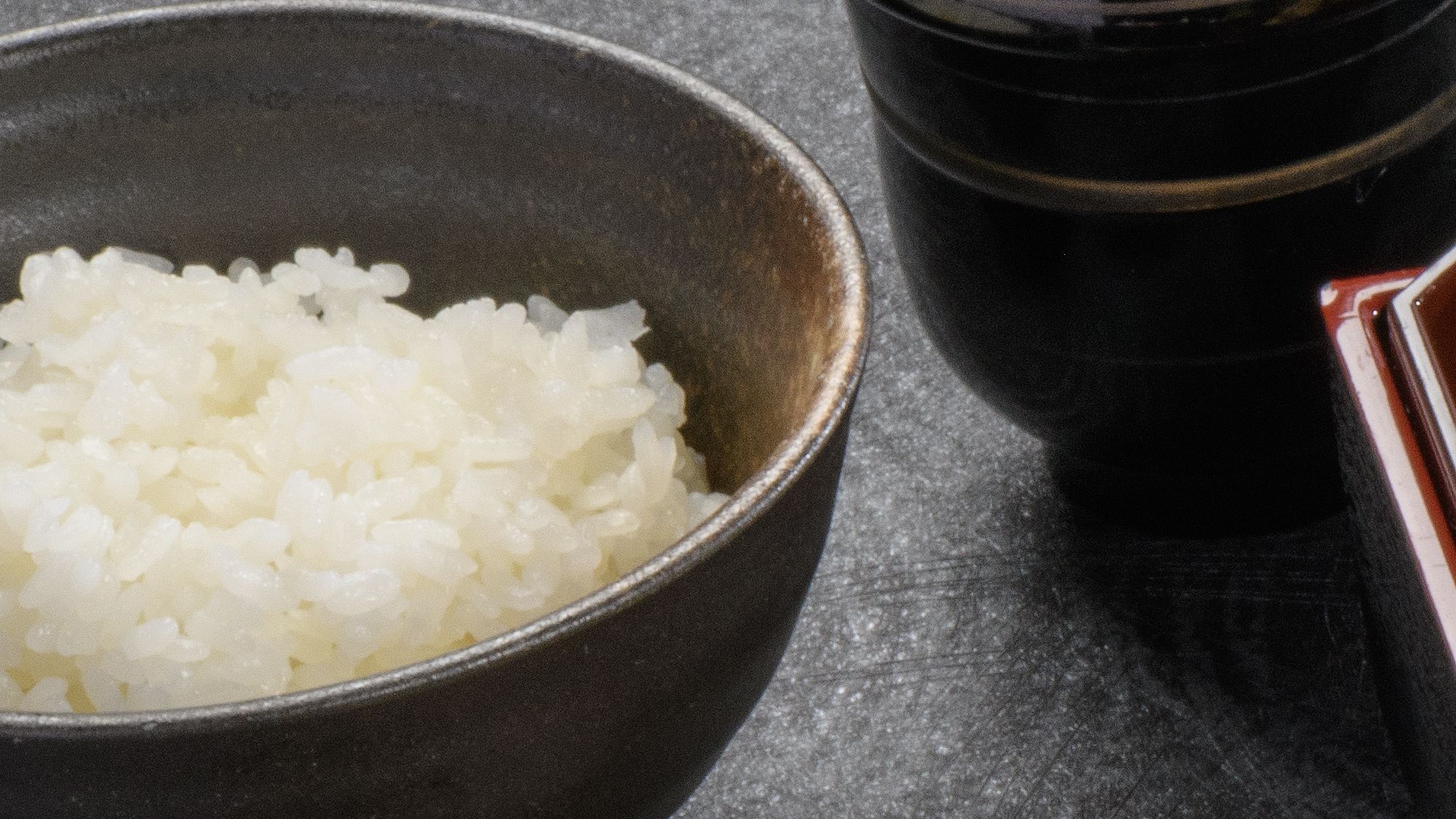 ＜11月・12月のおすすめの一品＞御殿場産コシヒカリ　香の物　赤出汁【和洋御膳】