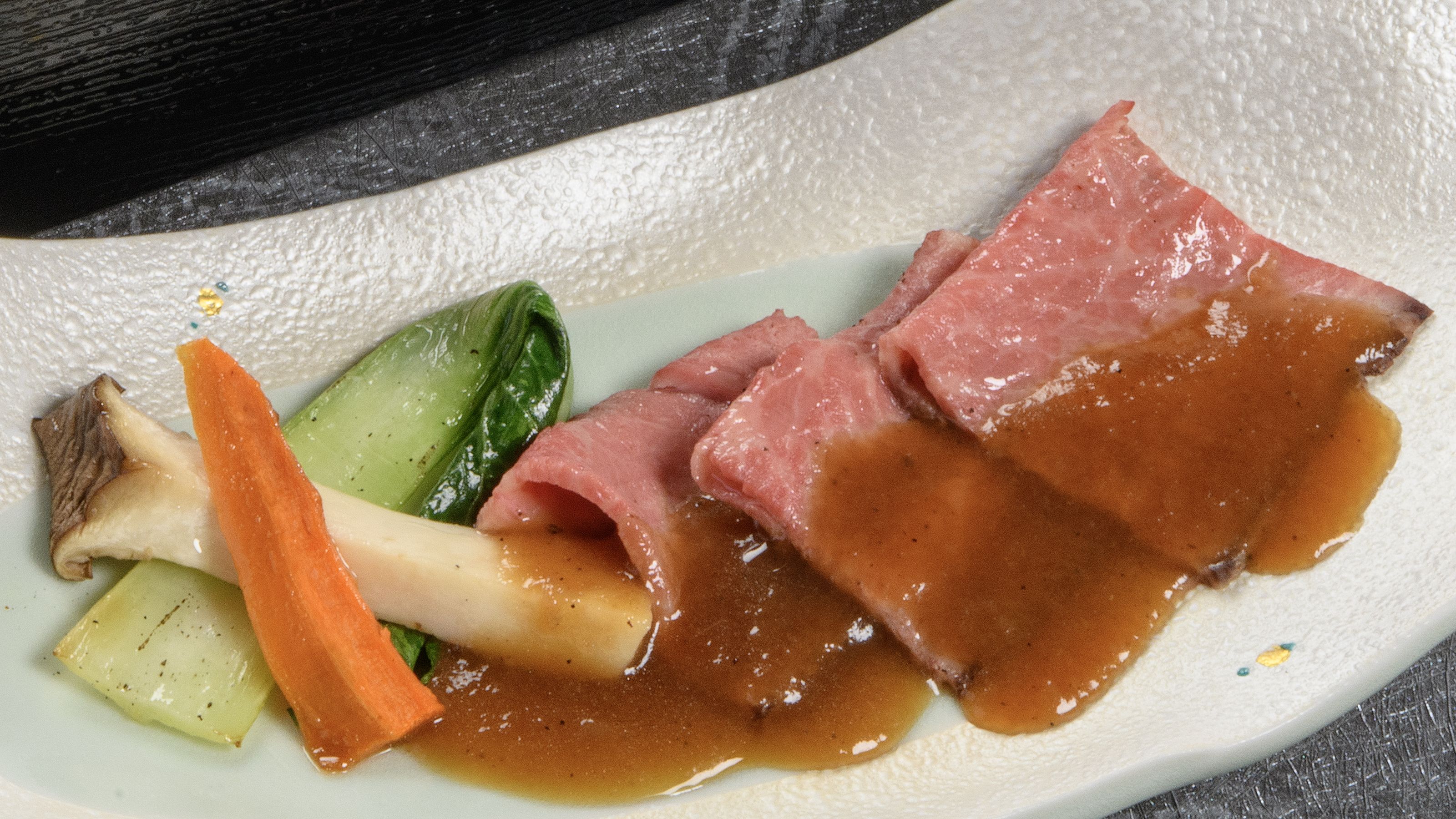 ＜11月・12月のおすすめの一品＞静岡牛のローストビーフ又はステーキ【和洋御膳】