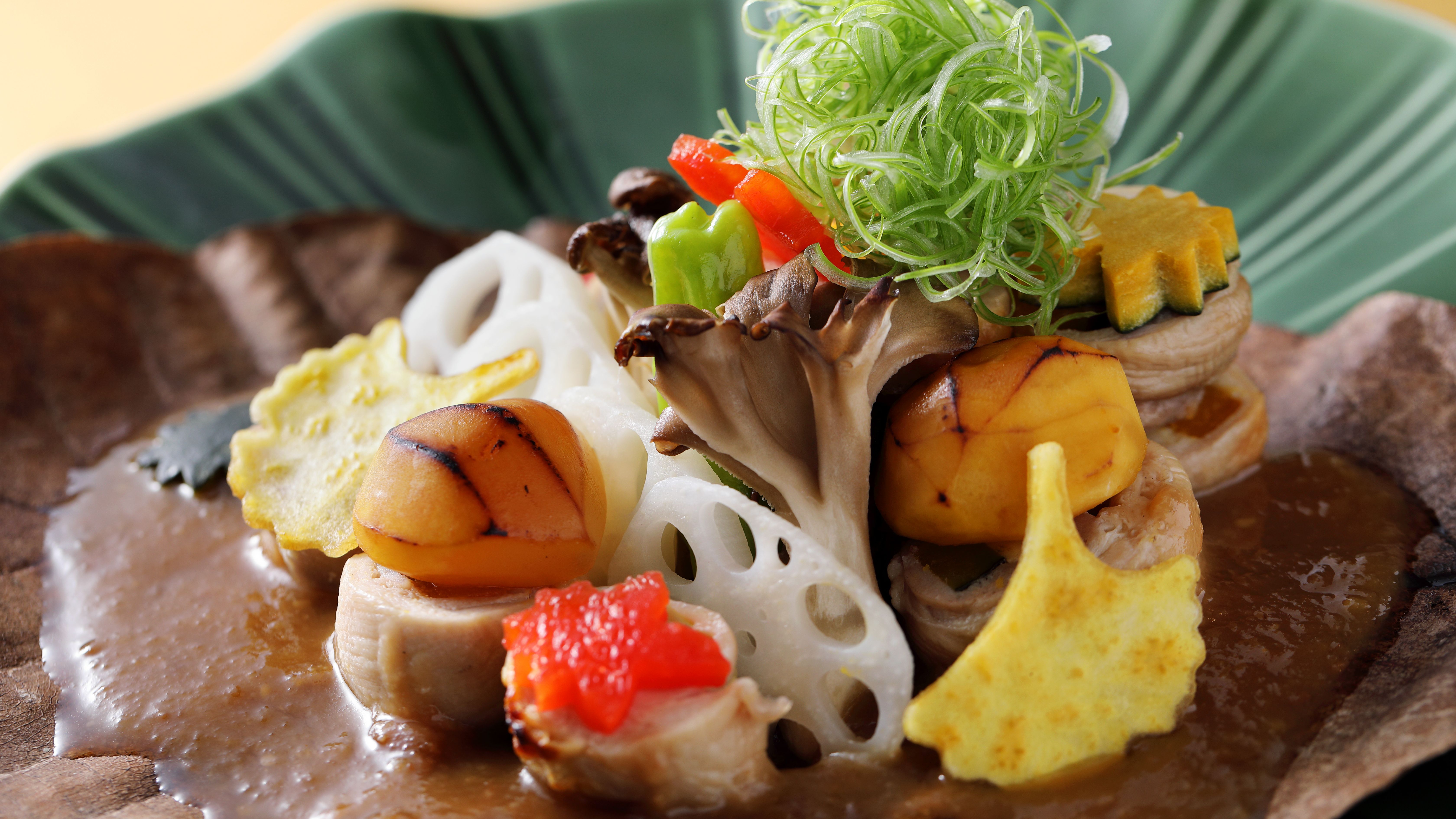 【A-1グランプリ】ふじのくにいきいきどりと伊豆味噌の朴葉焼き（新田柚稀 作）