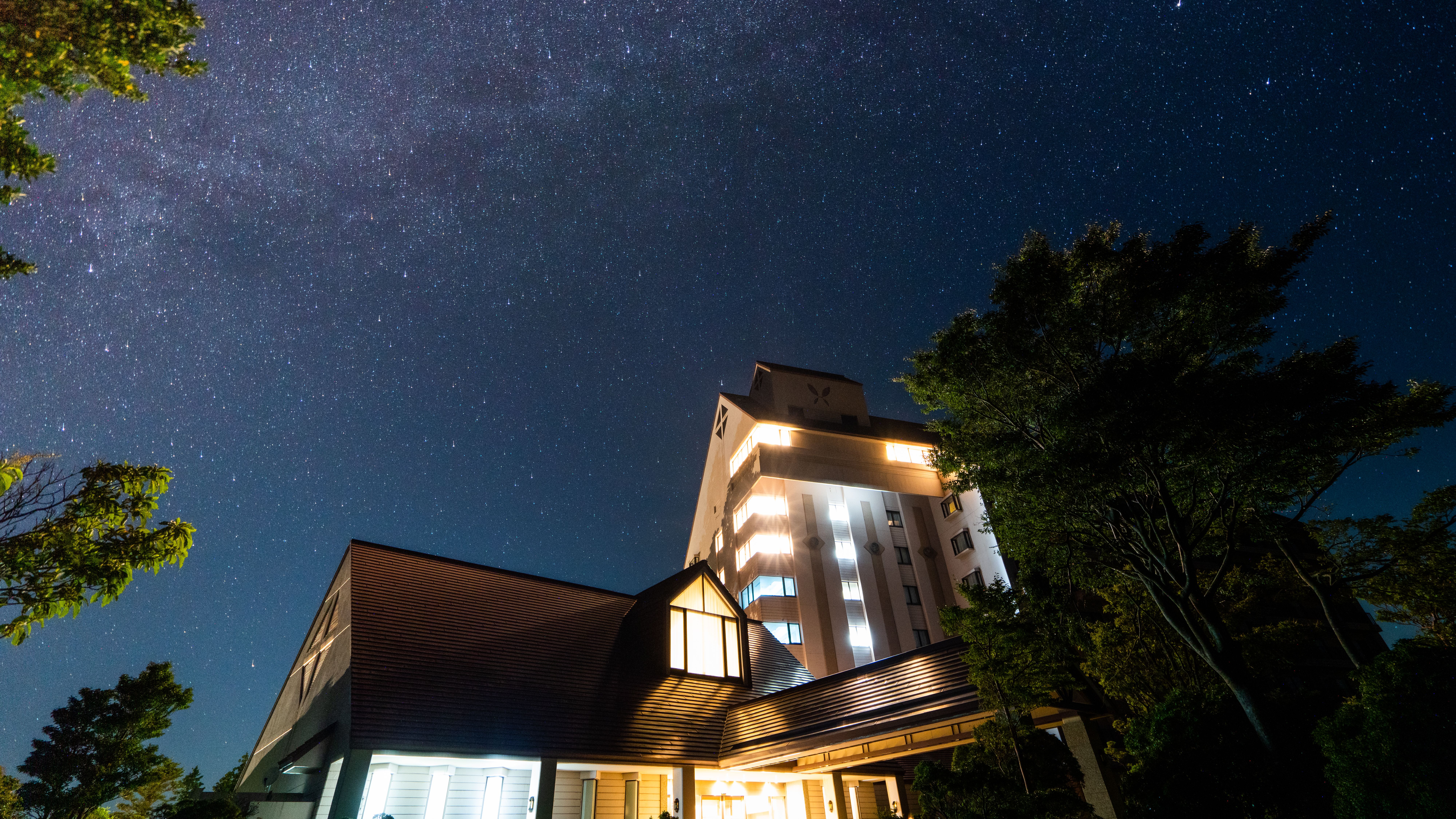 ☆【伊豆で1番星に近いリゾートホテル】標高900mの高原から星降る夜をお楽しみくださいませ。