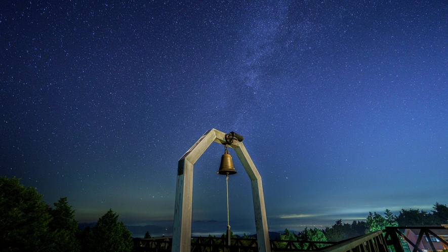 ☆【伊豆で1番星に近いリゾートホテル】標高900mの高原から星降る夜をお楽しみくださいませ。