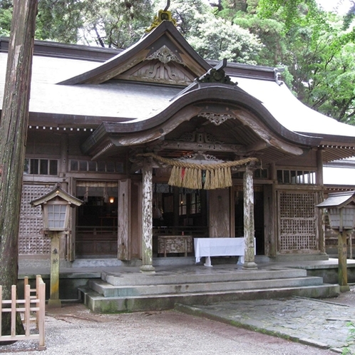 【周辺観光】高千穂神社／境内にある神楽殿では毎晩20時から高千穂神楽を開催