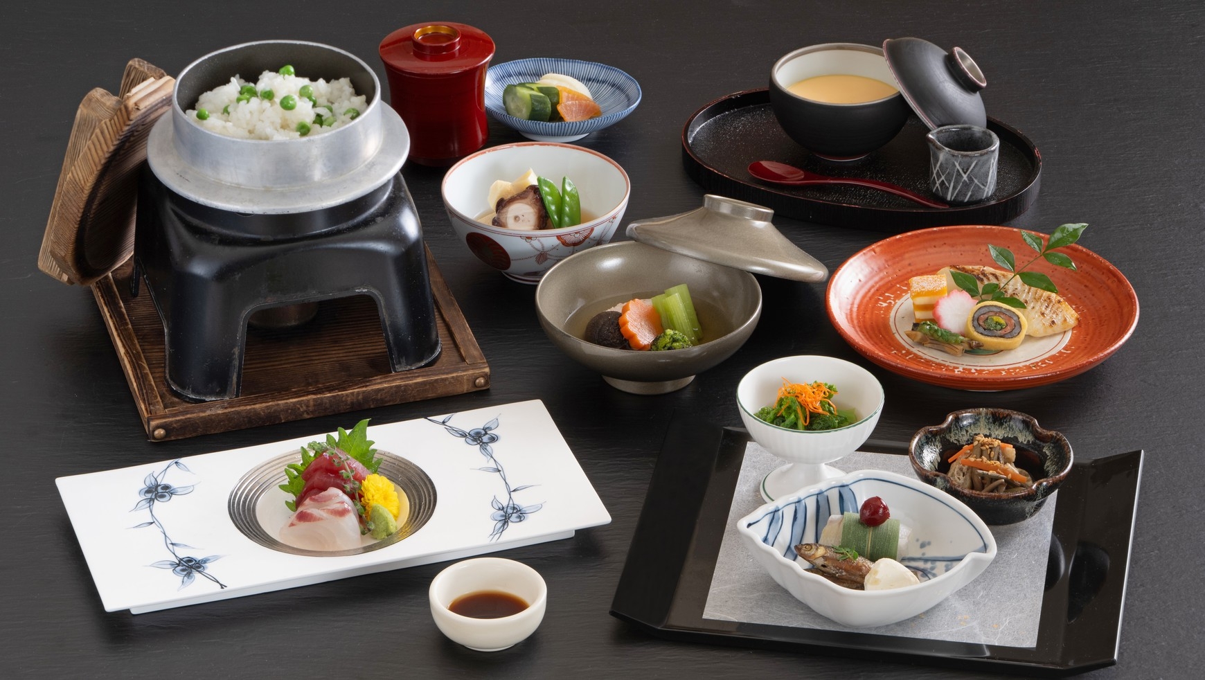 【1泊2食付】旬の食材を楽しむ柏会席＆ワンドリンク付☆笑顔と心を満たす会席プラン☆