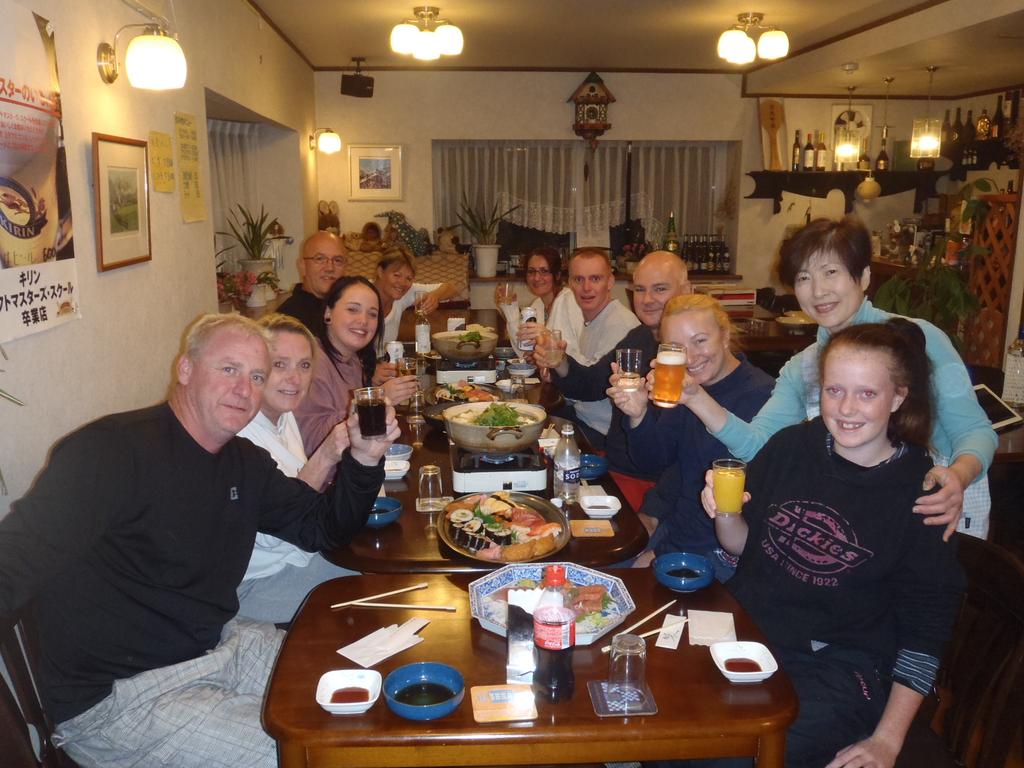 夕食はダイニングで