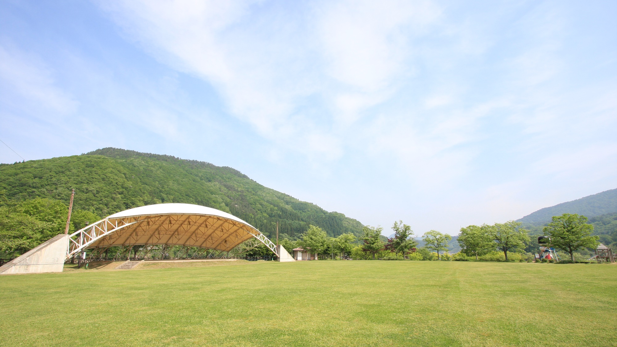 *道の駅「虹の湖」