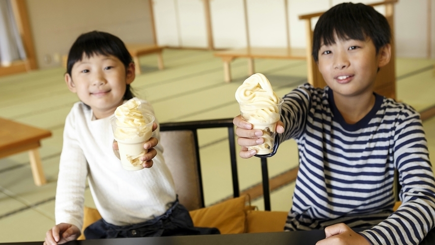 *【お食事処】人気のソフトクリームアイスはお子様にも大人気です。