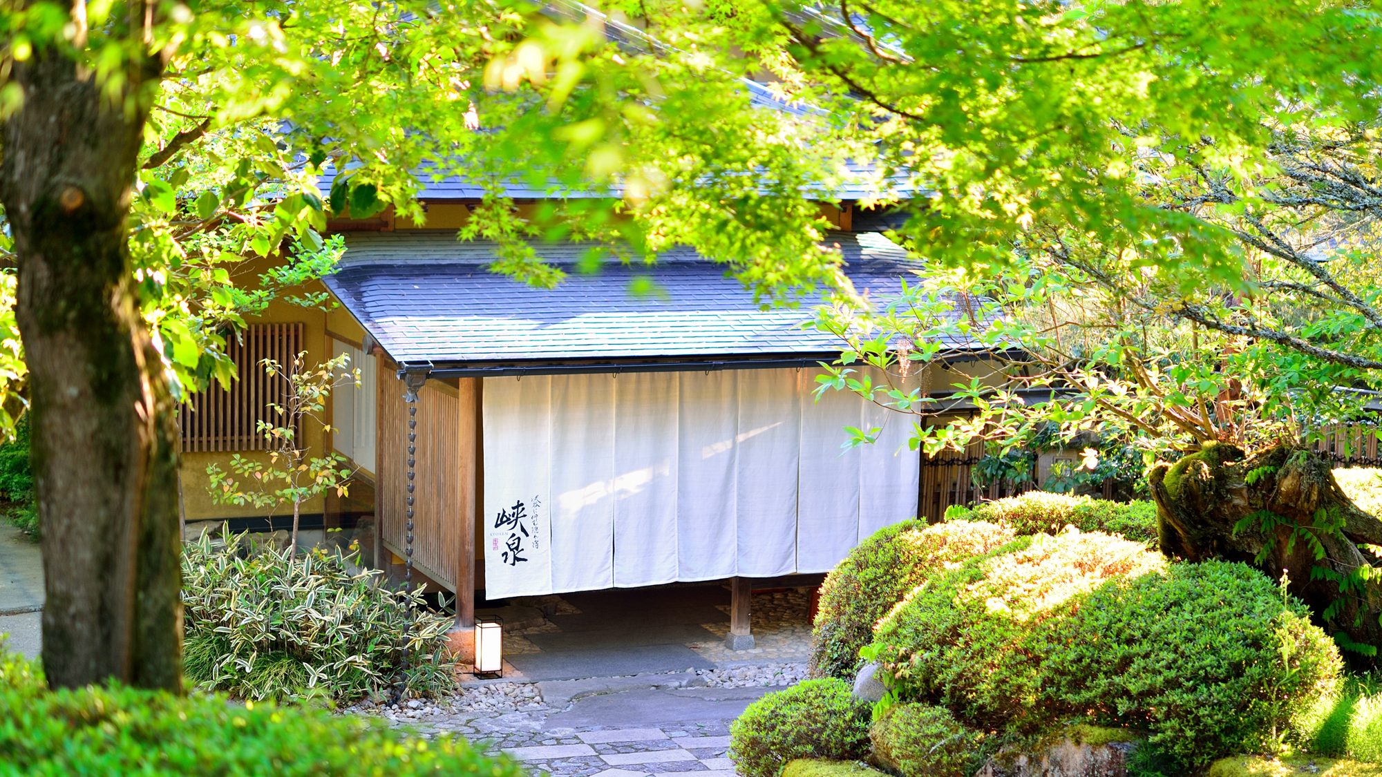 *【外観】ひっそりと佇む当館