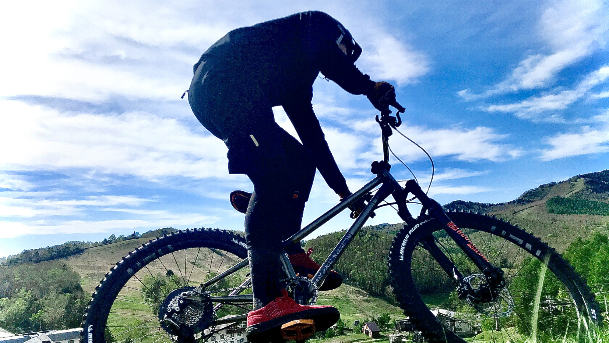 マウンテンバイクでゲレンデを駆け巡ろう！