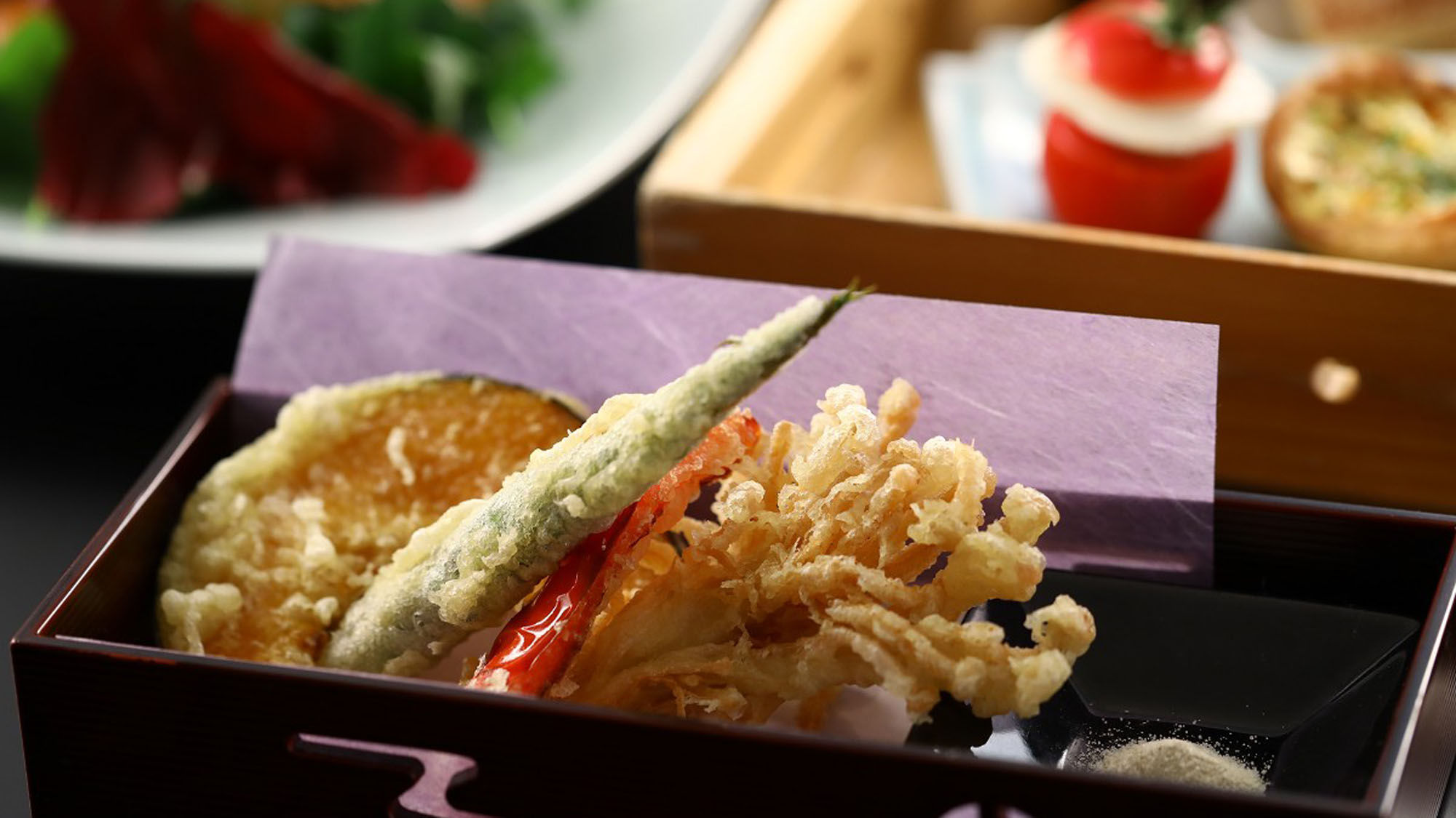 【セットメニューの一品】キノコが美味しい信州。天ぷらでどうぞ。