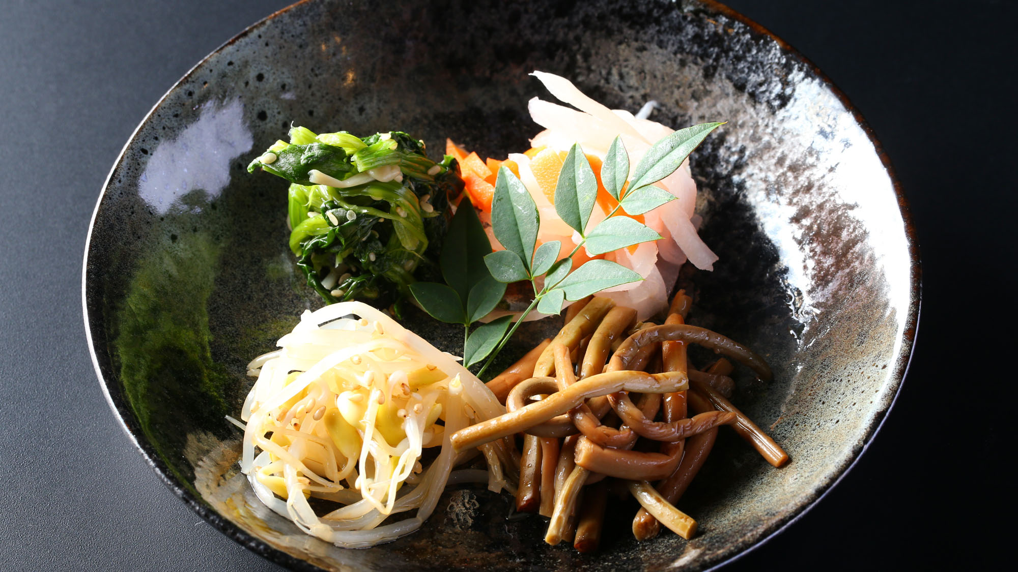 【焼肉】『焼肉おてんま』箸休めにナムルはいかがですか？