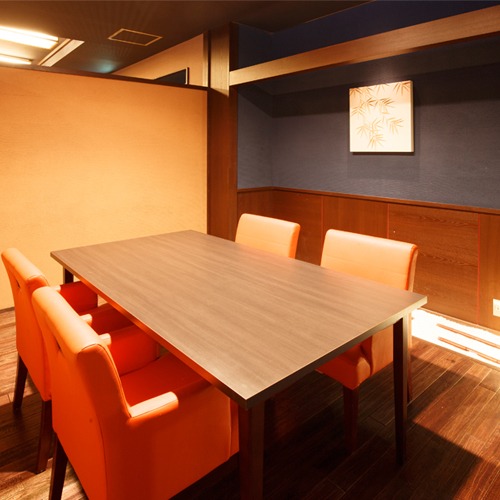 Private room in the dining room "Shunka" at Bettei Kaede