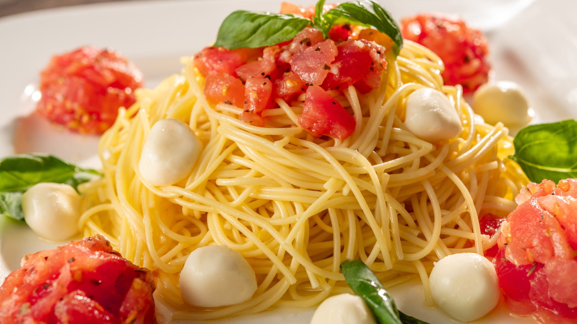 【夏季メニュー】[夕食]トマトとモッツァレラの冷製カプレーゼパスタ