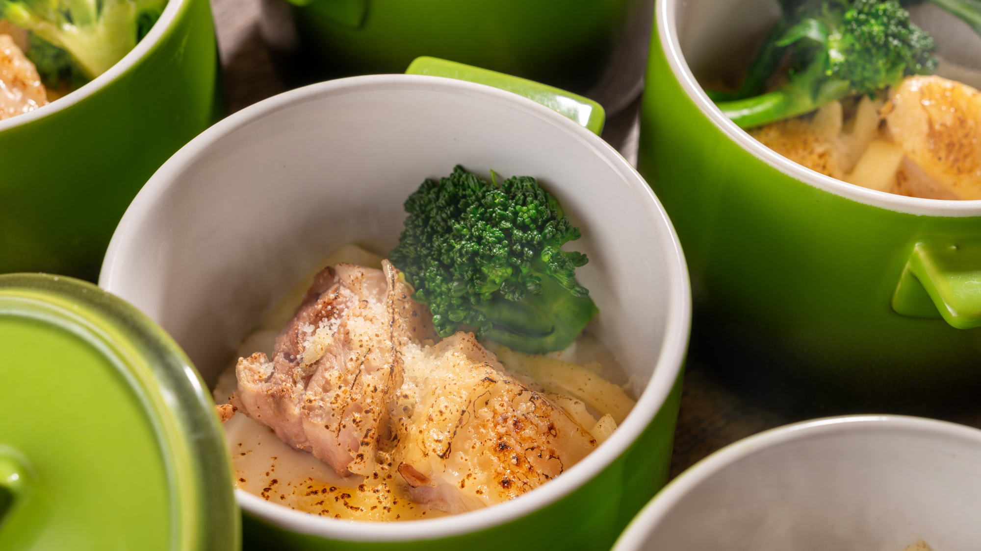 【夕食】[通年メニュー]比内地鶏のグラタン