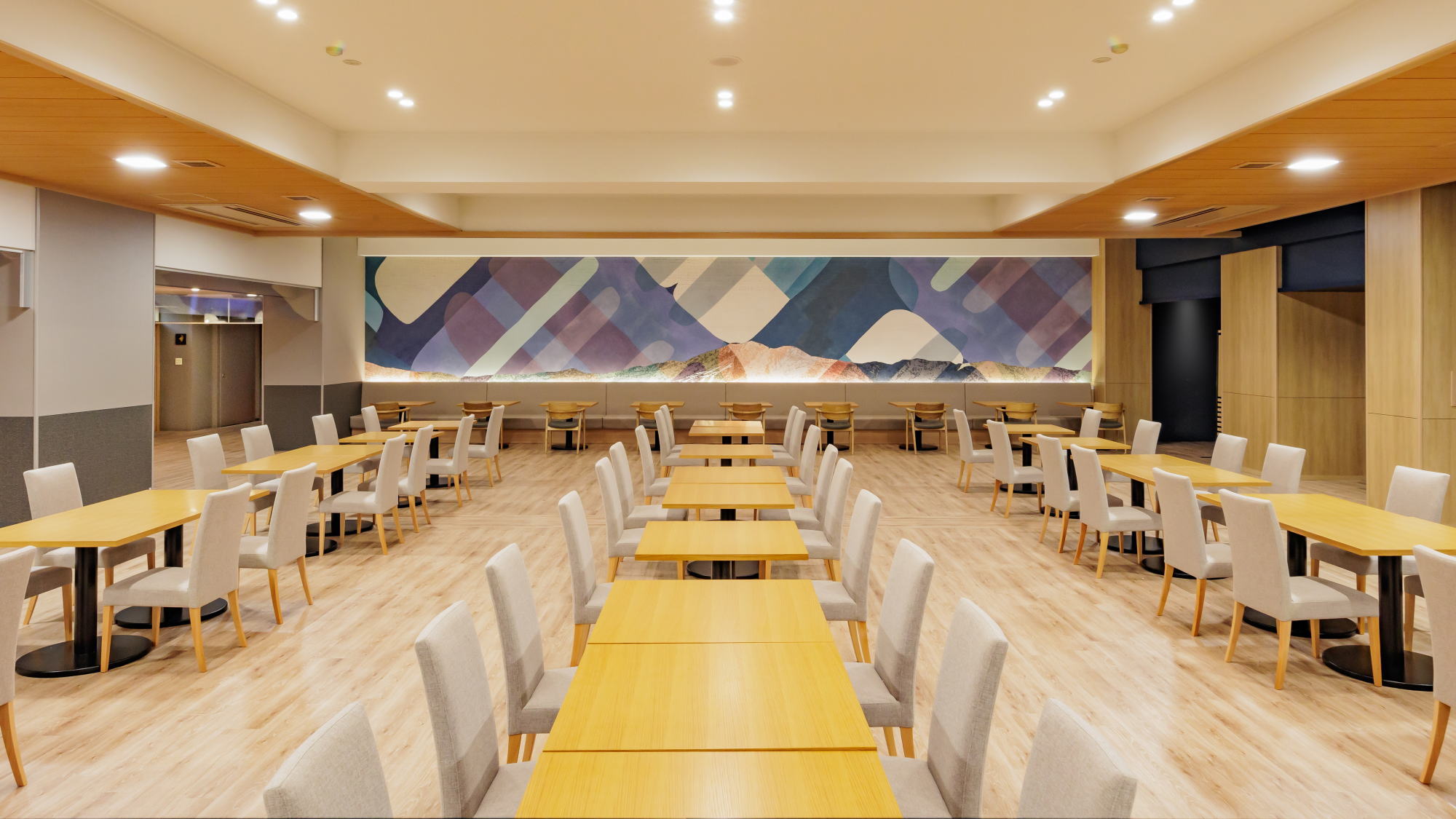 2024年12月レストランリニューアル！自然と料理に調和する和の空間