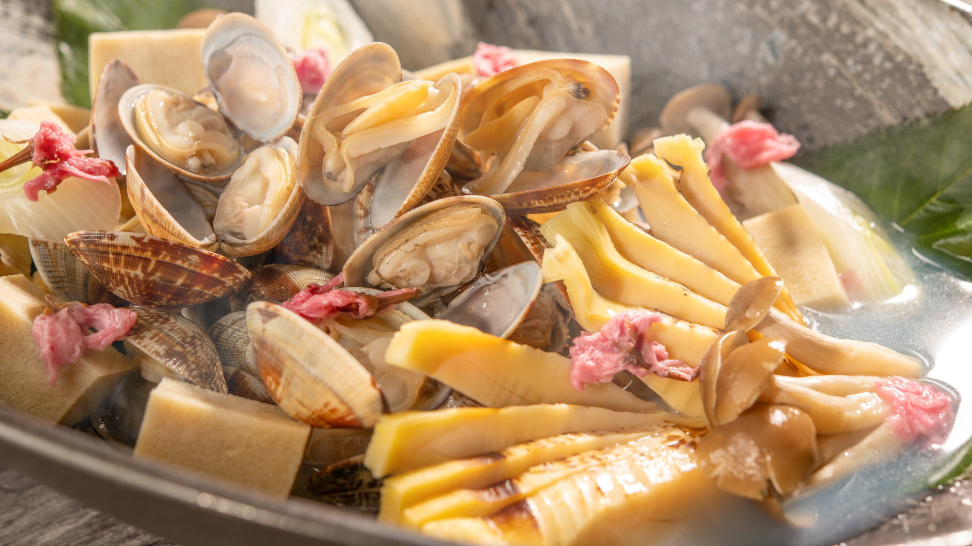 【春季メニュー】[夕食]アサリの桜蒸し