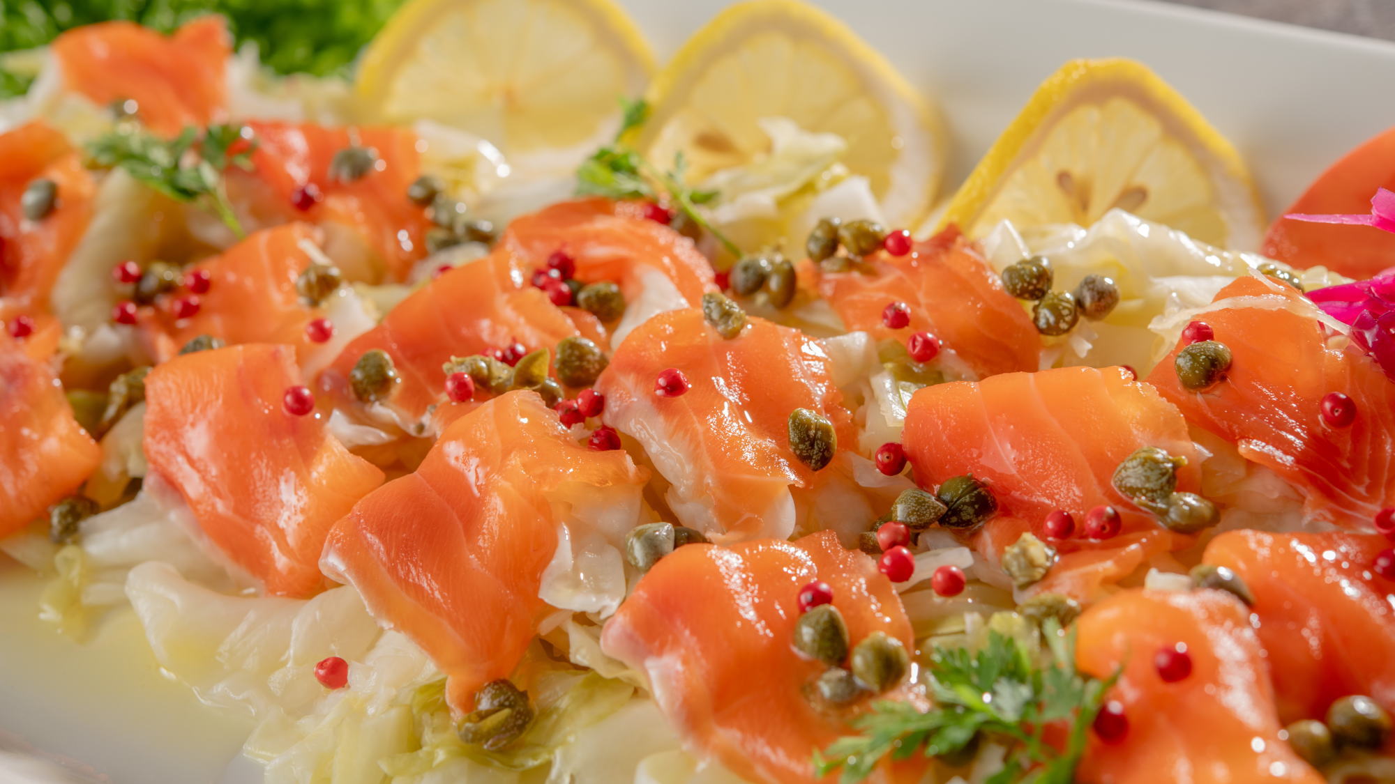 【春季メニュー】[夕食]春キャベツのザワークラウトとスモークサーモン