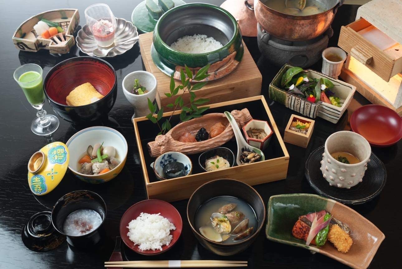 【基本料理・華コース】穴子と瀬戸の磯の恵みと里の旬の出会いを堪能すべし