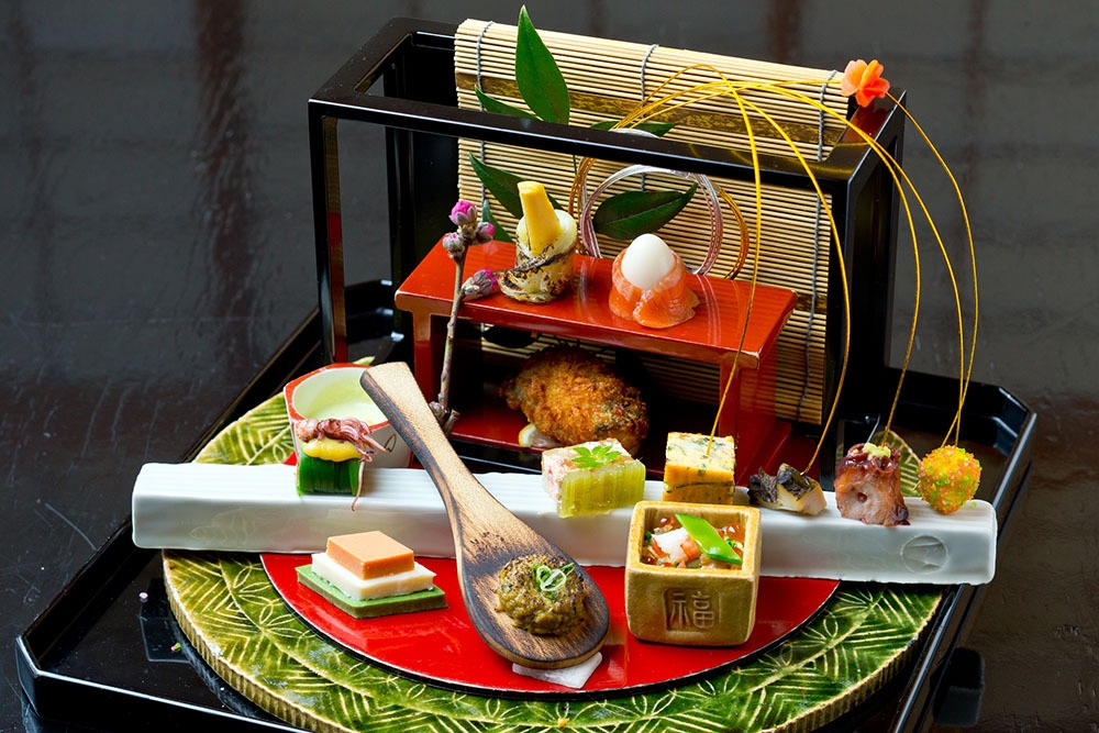 【基本料理・華コース】穴子と瀬戸の磯の恵みと里の旬の出会いを堪能すべし