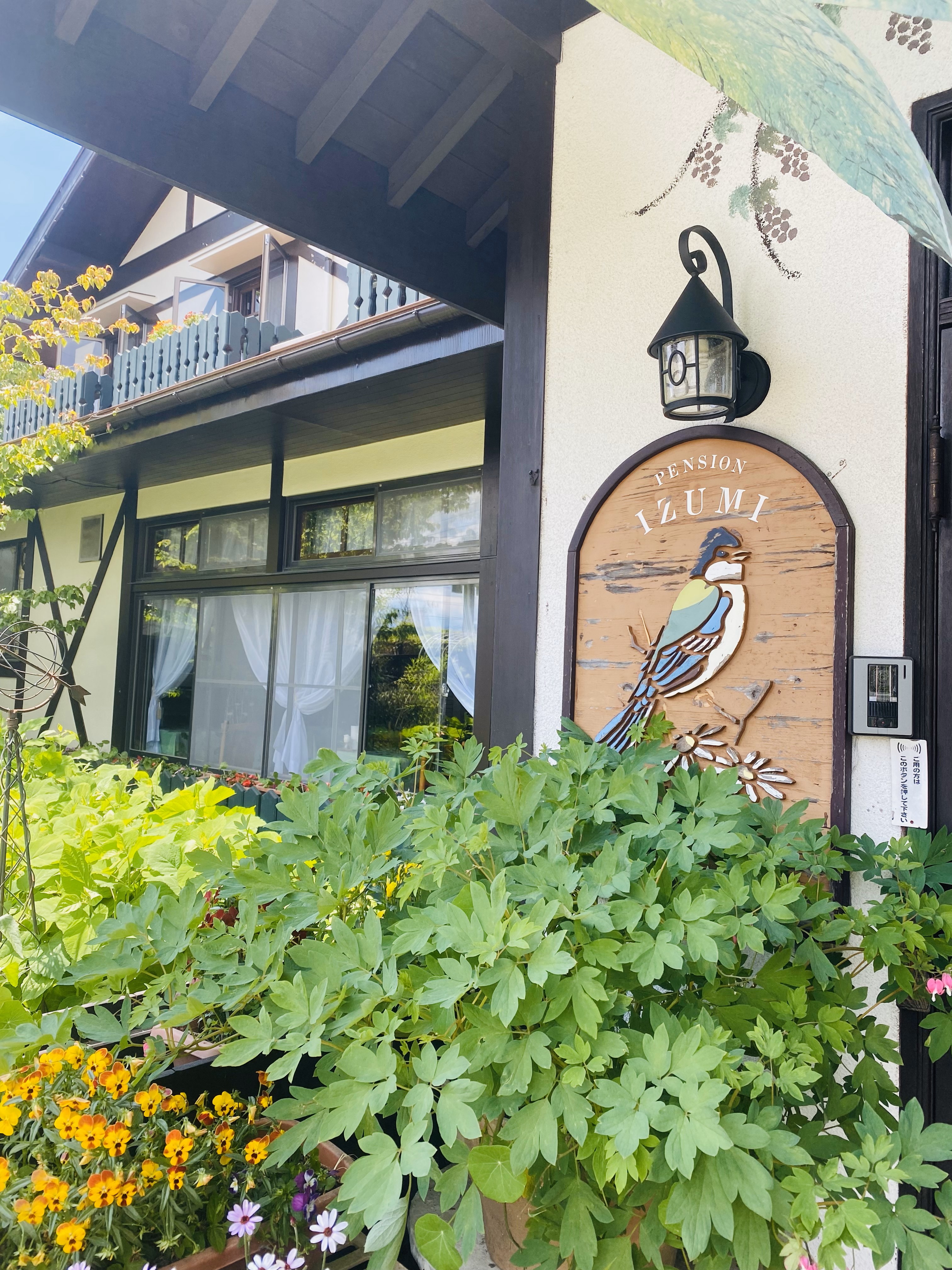 ペンション外観玄関