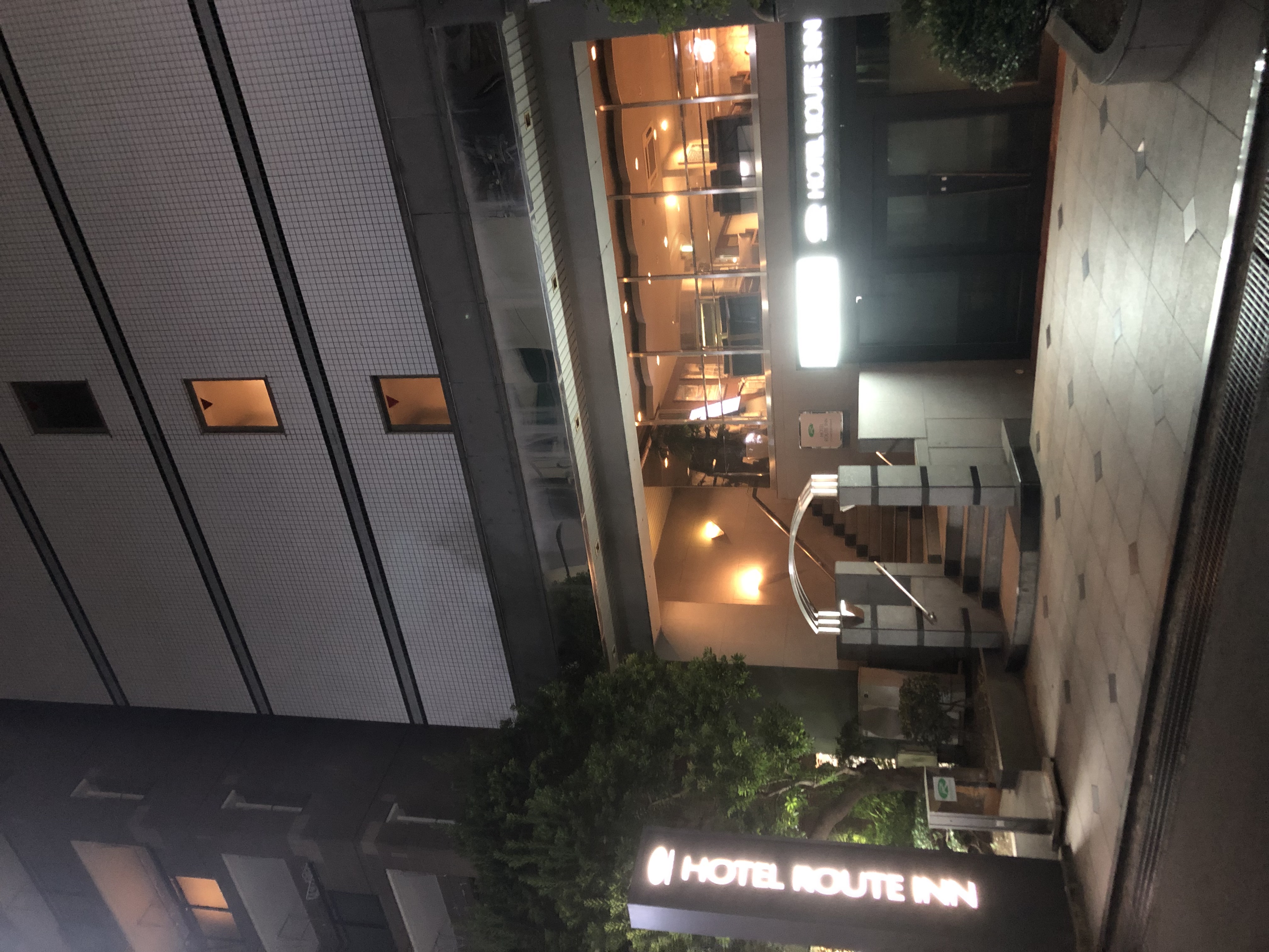 ホテル外観(夜)