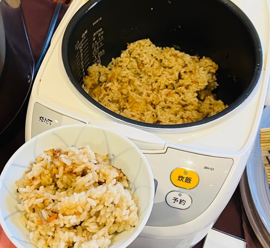 【地産地消！おもてなし朝食バイキング】地元の食材たっぷり！炊き込みご飯もございます