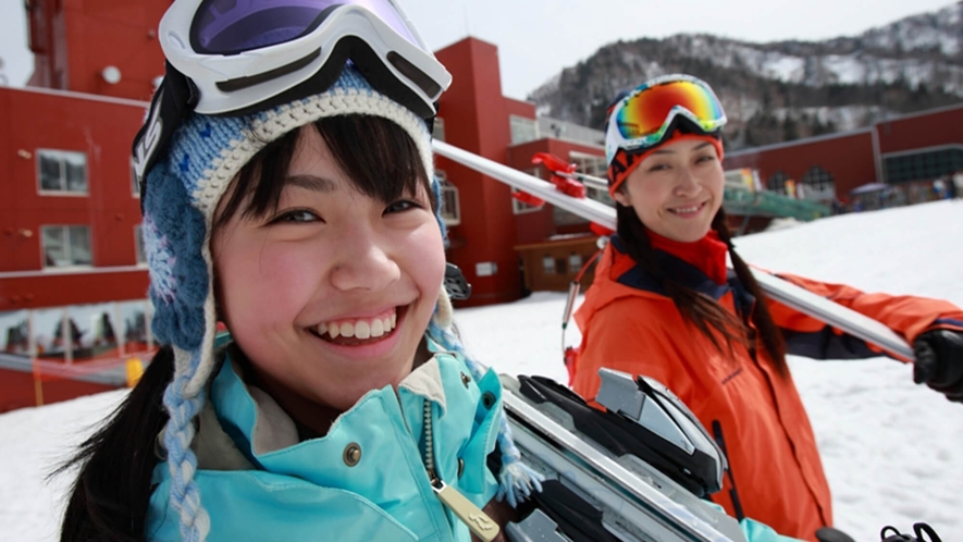 【札幌国際スキー場】車で約23分。北海道でも屈指のパウダースノーと広大なゲレンデが自慢のスキー場。