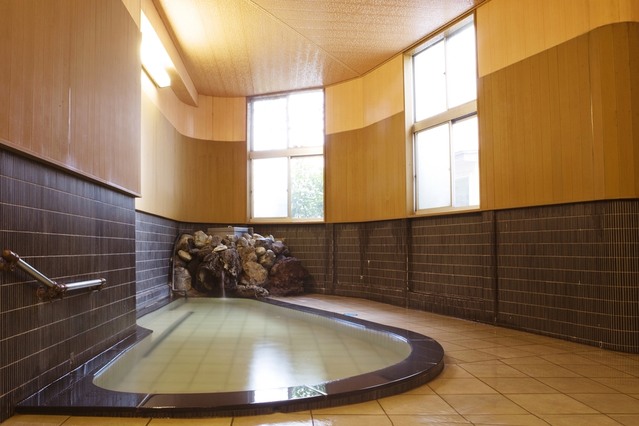 【※2026/3/3から】特価！素泊まり×かけ流し温泉×フリーソフトドリンク×コンビニ徒歩2分