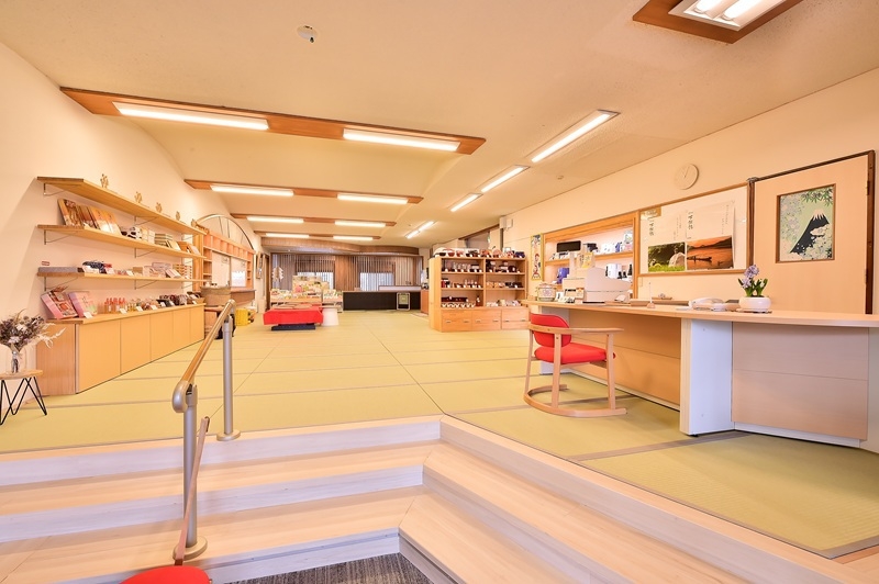 【※2026/3/3から】特価！朝食付×かけ流し温泉×フリーソフトドリンク×コンビニ徒歩2分