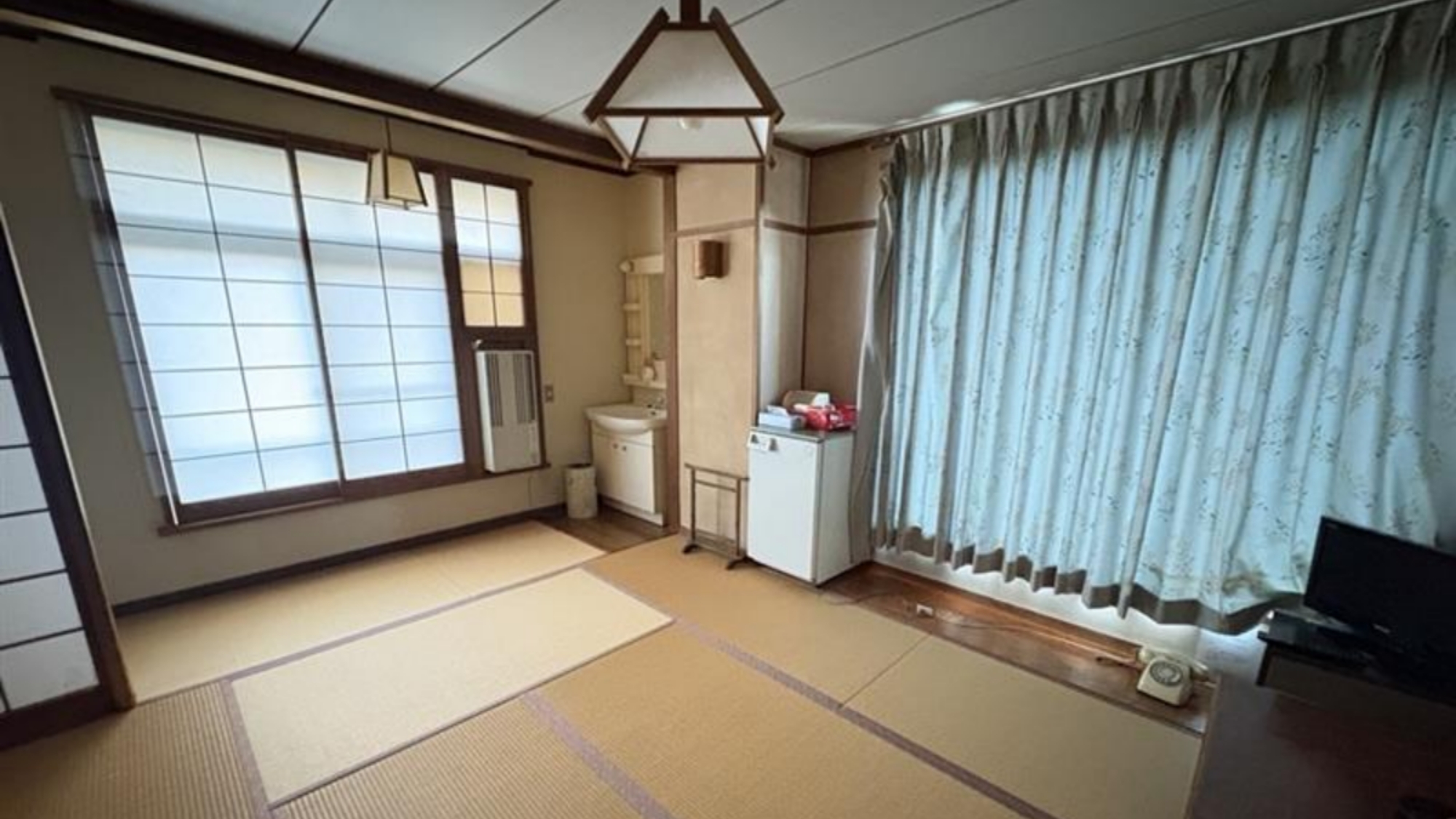 *【客室】＜和室6畳～8畳トイレ付＞自然光を感じながら、静かに寛げる和室をご用意しています。