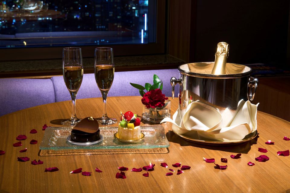 【パティシエおすすめピースケーキ＆ハーフシャンパン】コンフォートフロア　選べる朝食付