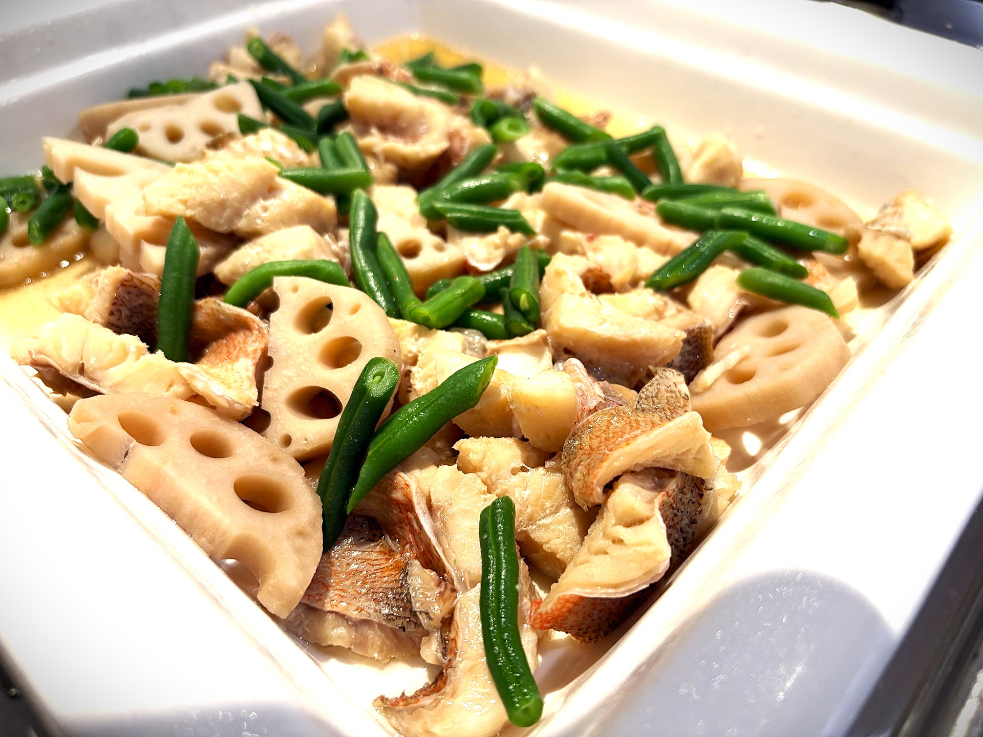 朝食ブッフェメイン魚料理