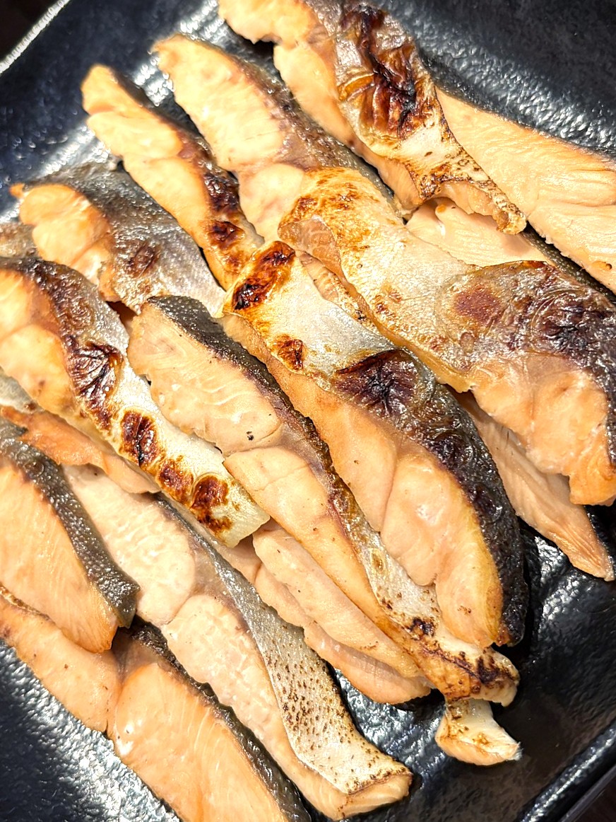 朝食ブッフェ鮭塩焼き