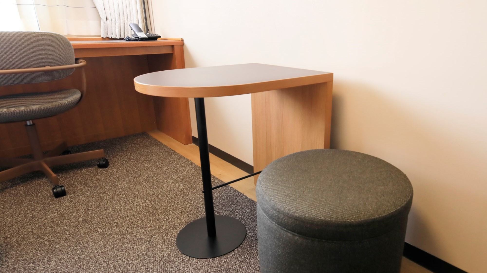 ダブルルーム サイドデスク