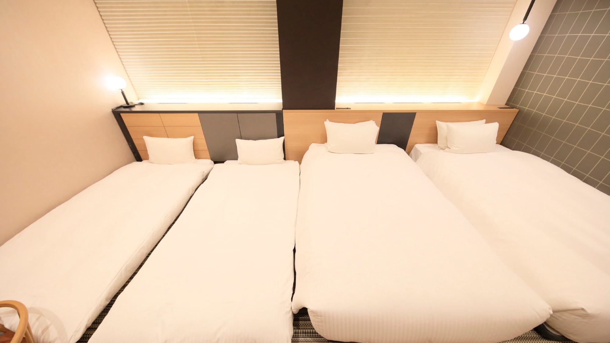 畳ツイン4名　ベッド全体