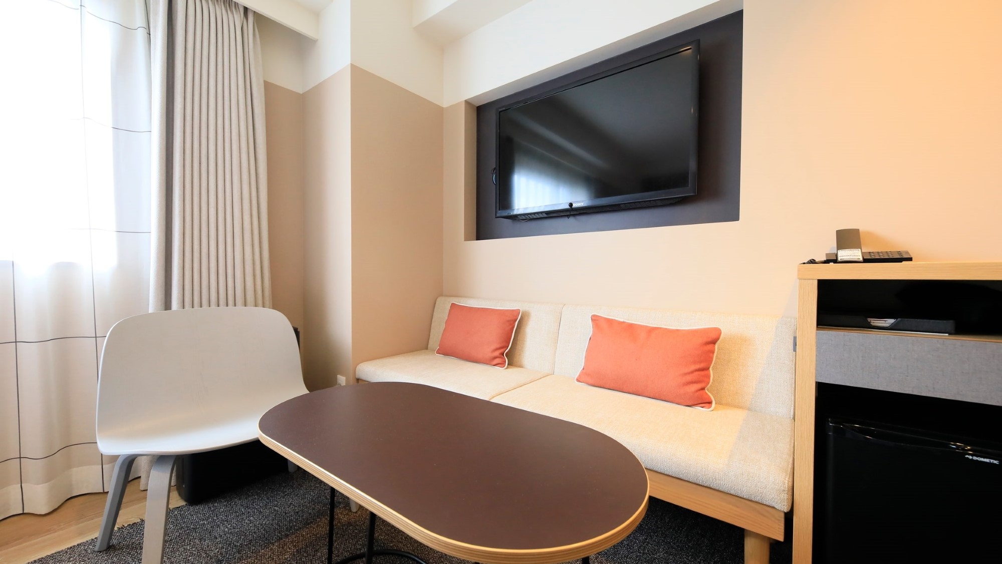 ツインルーム 3名デスク